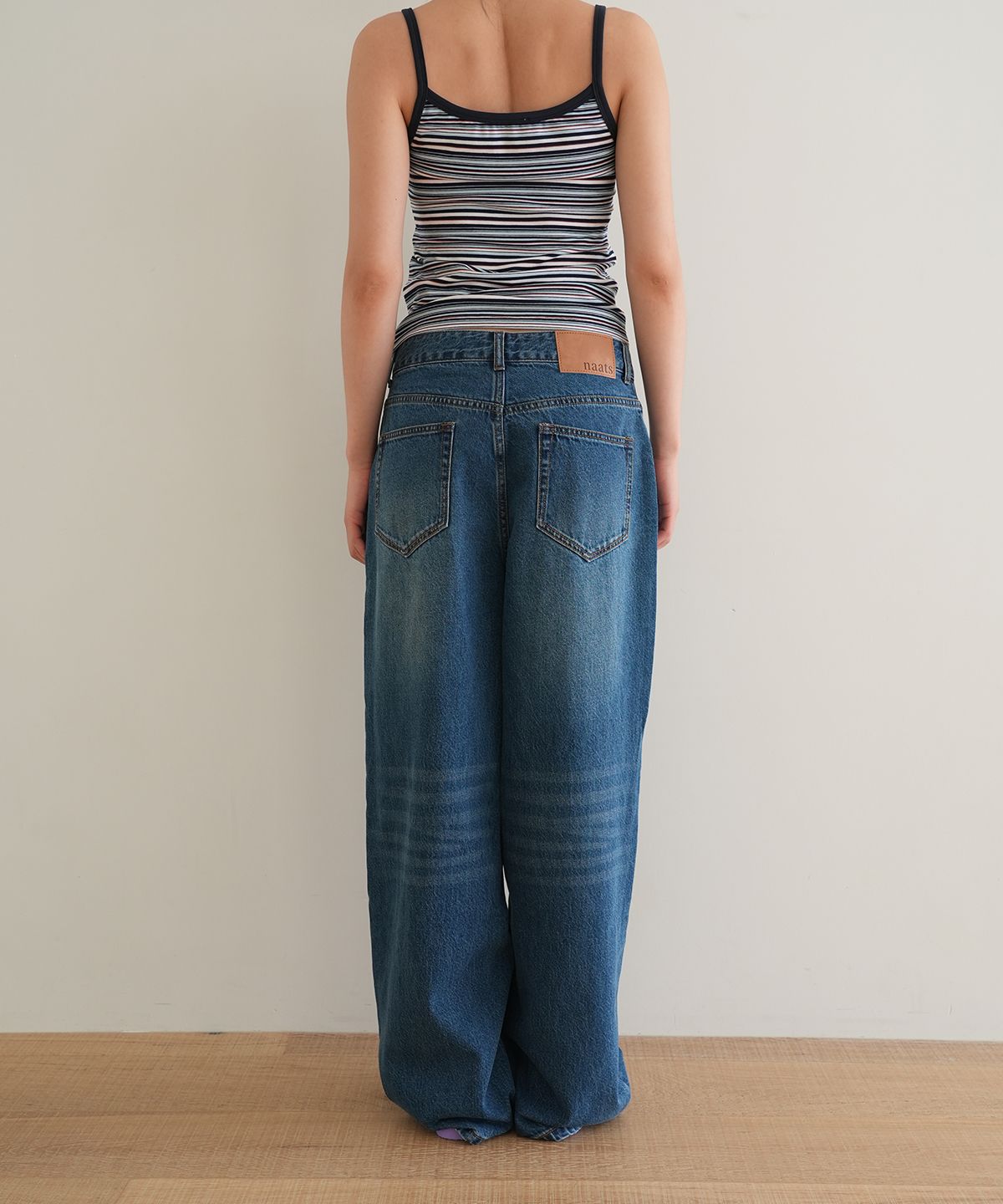 나츠(NAATS) Wide-fit washed denim pants, mid blue