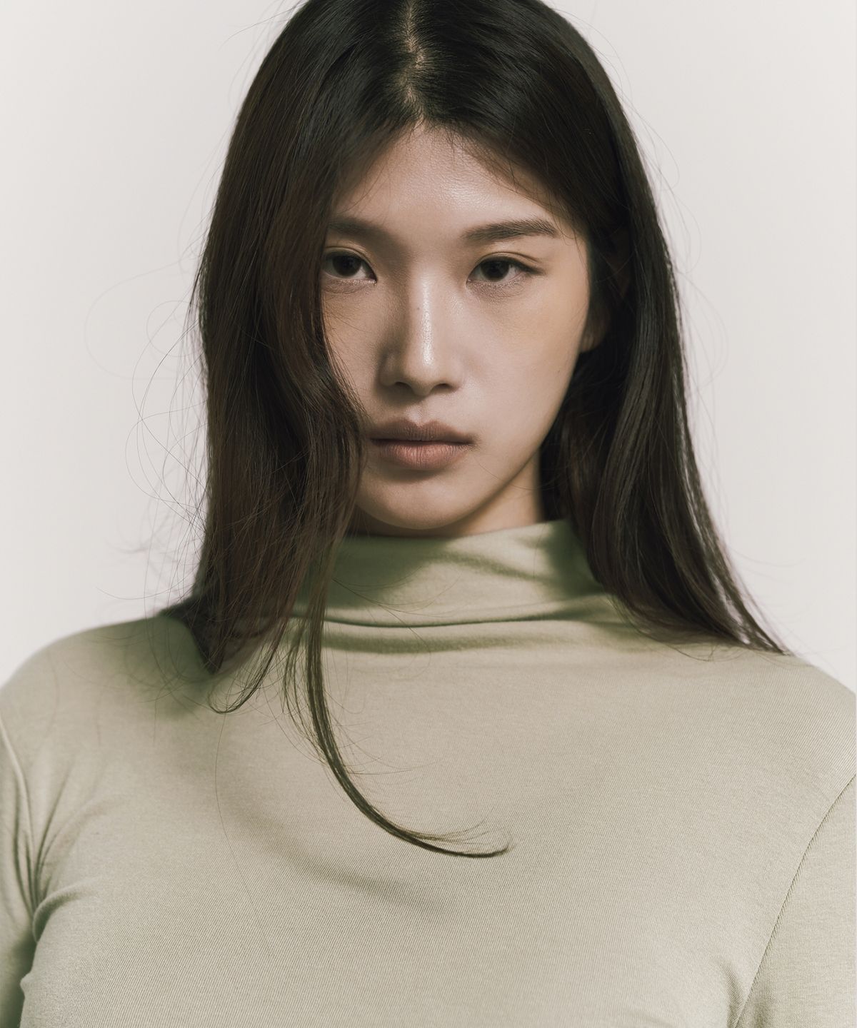 닉앤니콜(NICK&NICOLE) [ESSENTIAL] HIGH NECK SLIM TOP_LIGHT GREEN