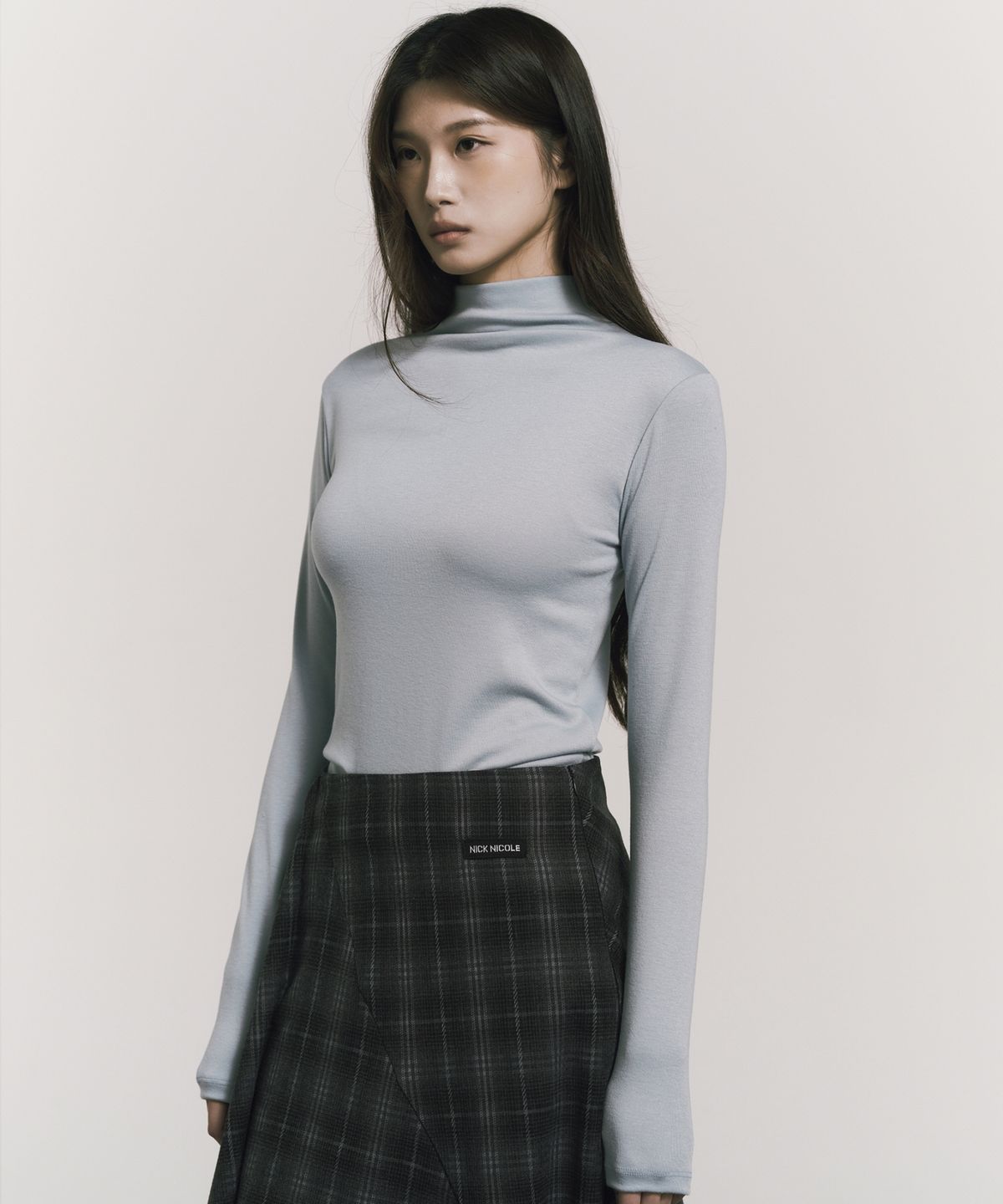 닉앤니콜(NICK&NICOLE) [ESSENTIAL] HIGH NECK SLIM TOP_SKY BLUE