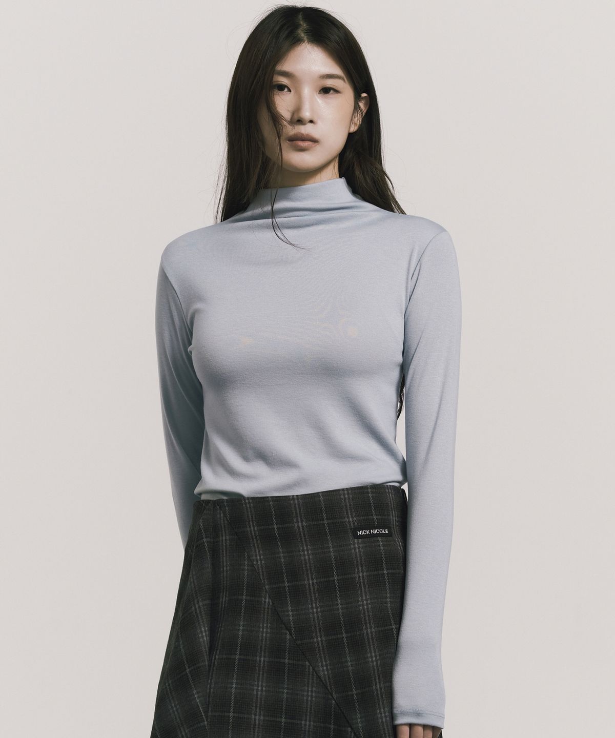 닉앤니콜(NICK&NICOLE) [ESSENTIAL] HIGH NECK SLIM TOP_SKY BLUE
