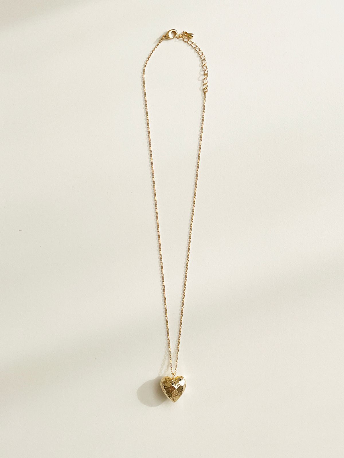 엘리오나(ELYONA) ELA 31 Sculpted Heart Necklace