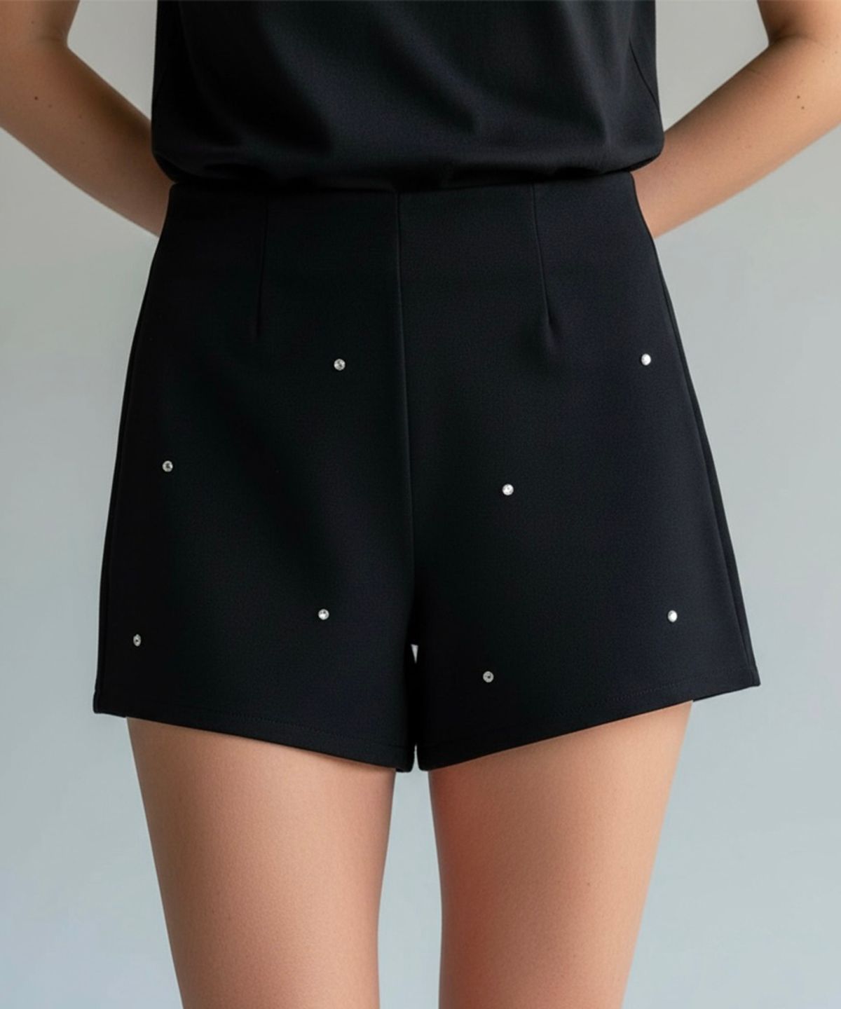 본슬리피(BORN SLIPPY) Soft Crystal Winter Fleece Shorts (Black)
