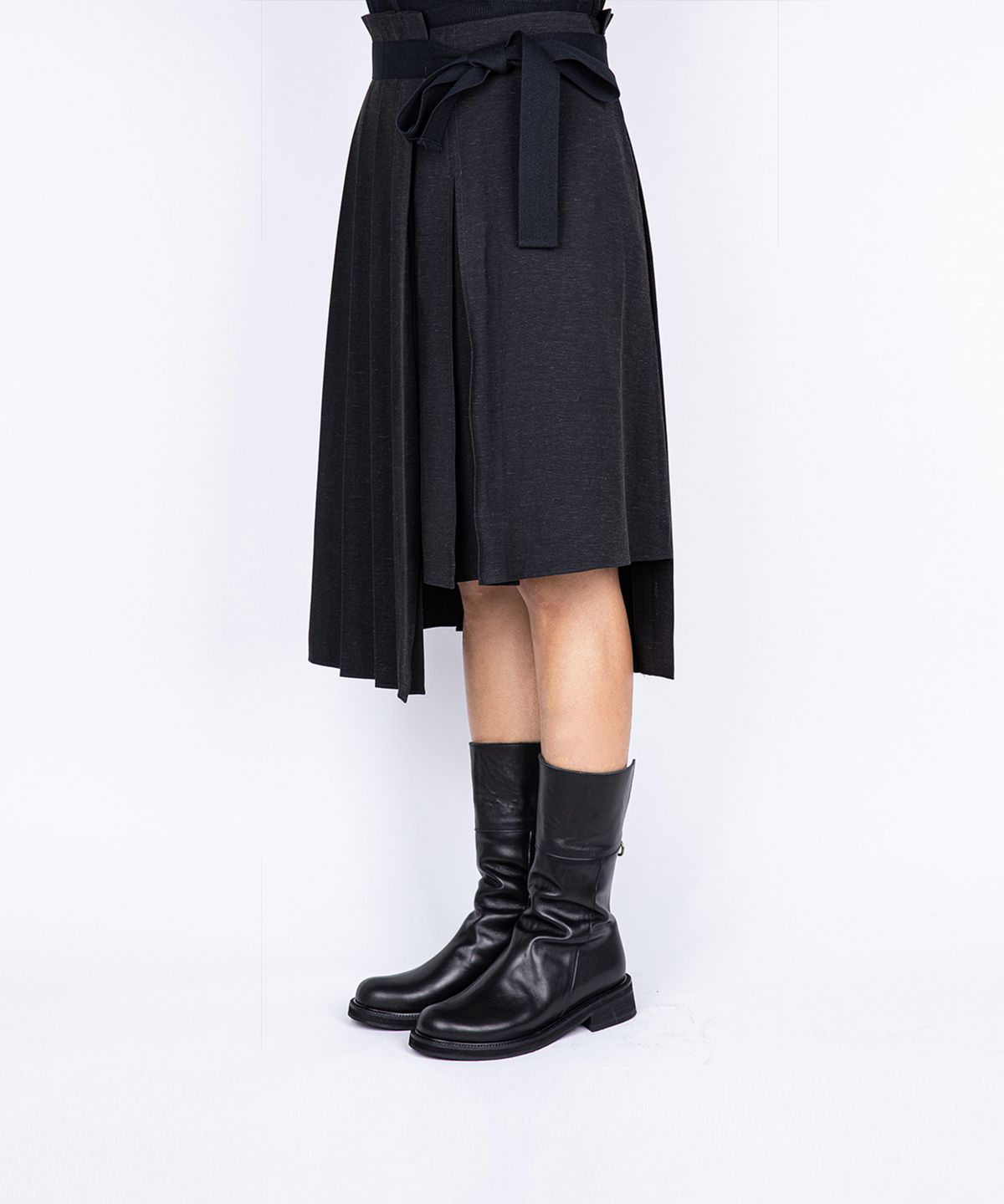 슈바이초이(SHOEBYCHOI) 블랙 소가죽 크리스 미들부츠 (4cm)