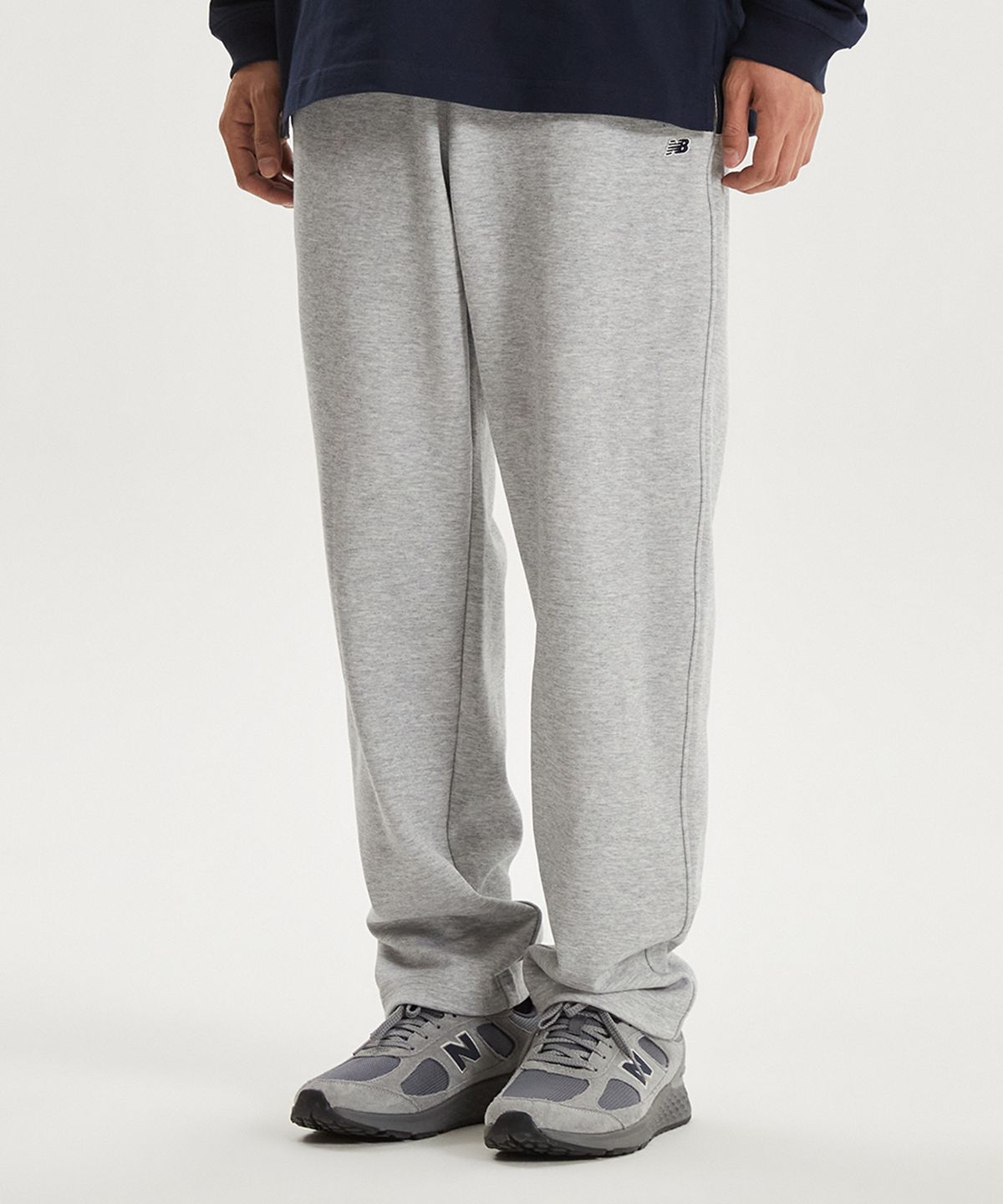 뉴발란스(NEW BALANCE) NBMLG11213 / UNI 에센셜 스트레이트 팬츠 (GRAY)
