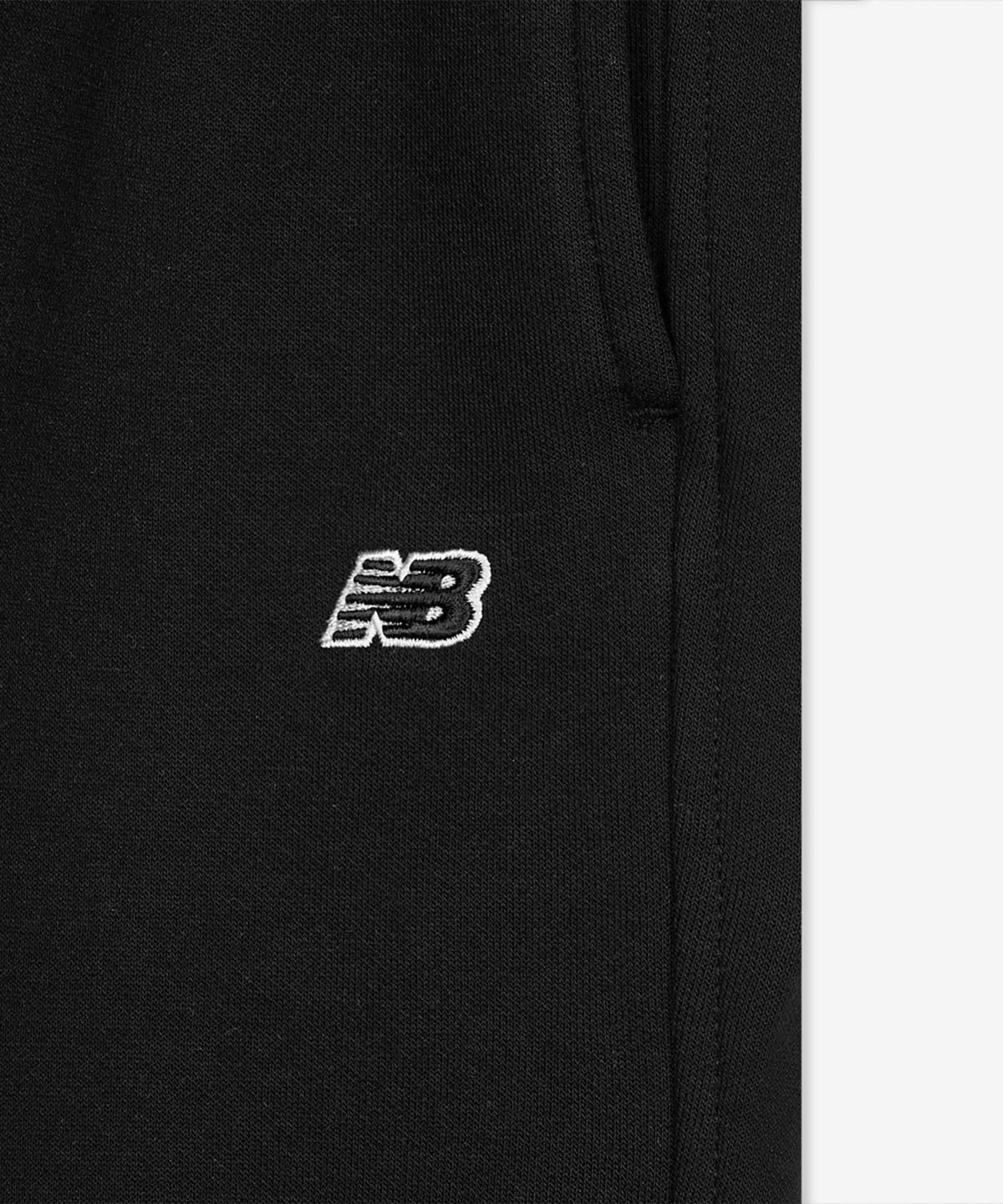 뉴발란스(NEW BALANCE) NBMLG11213 / UNI 에센셜 스트레이트 팬츠 (BLACK)