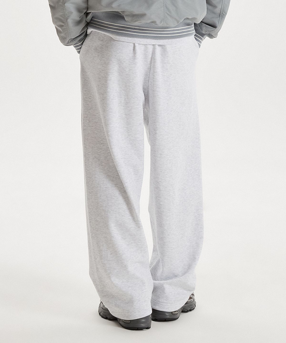 뉴발란스(NEW BALANCE) NBMLG11233 / UNI 에센셜 와이드 원턱 팬츠 (LIGHT GRAY)