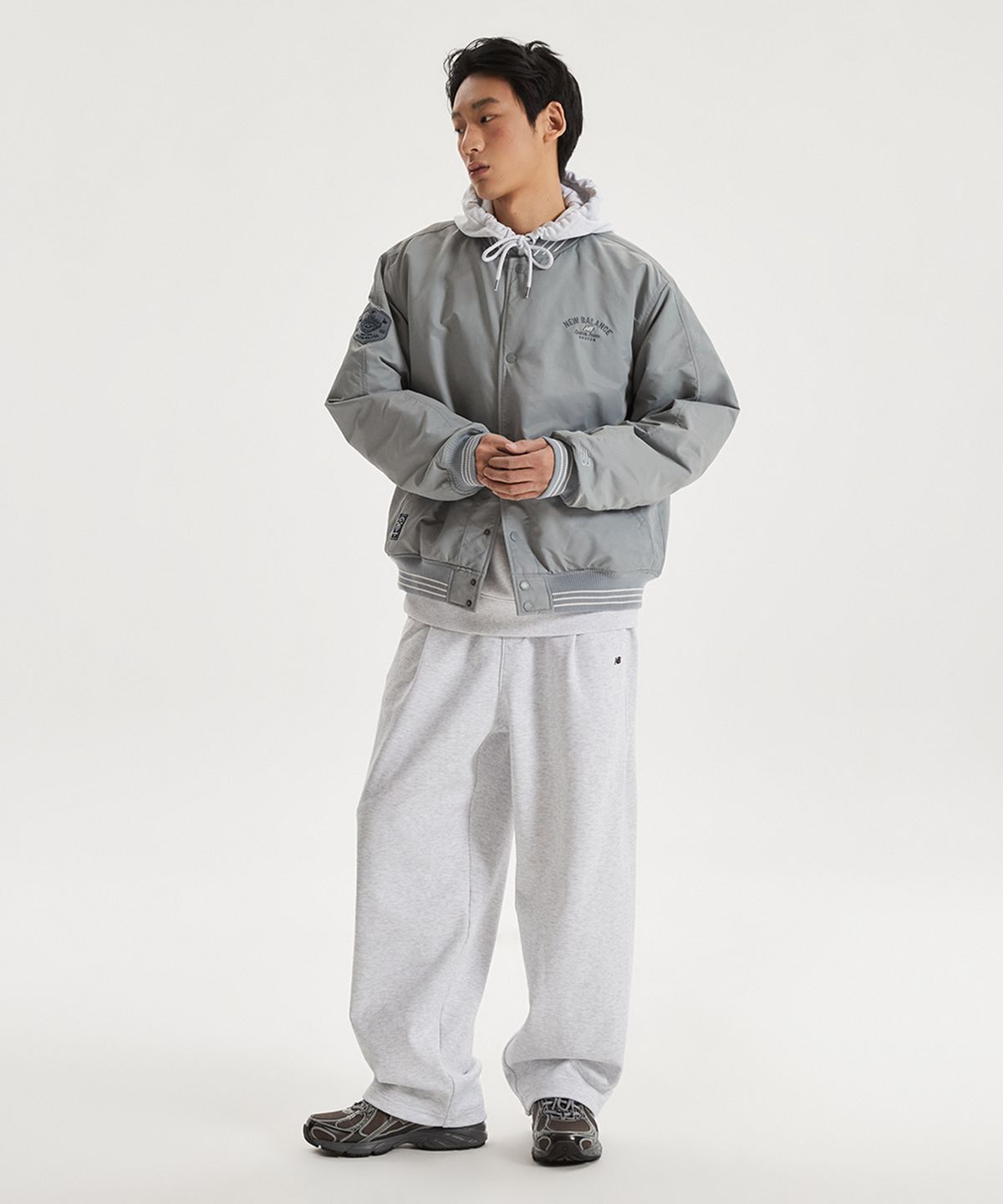 뉴발란스(NEW BALANCE) NBMLG11233 / UNI 에센셜 와이드 원턱 팬츠 (LIGHT GRAY)