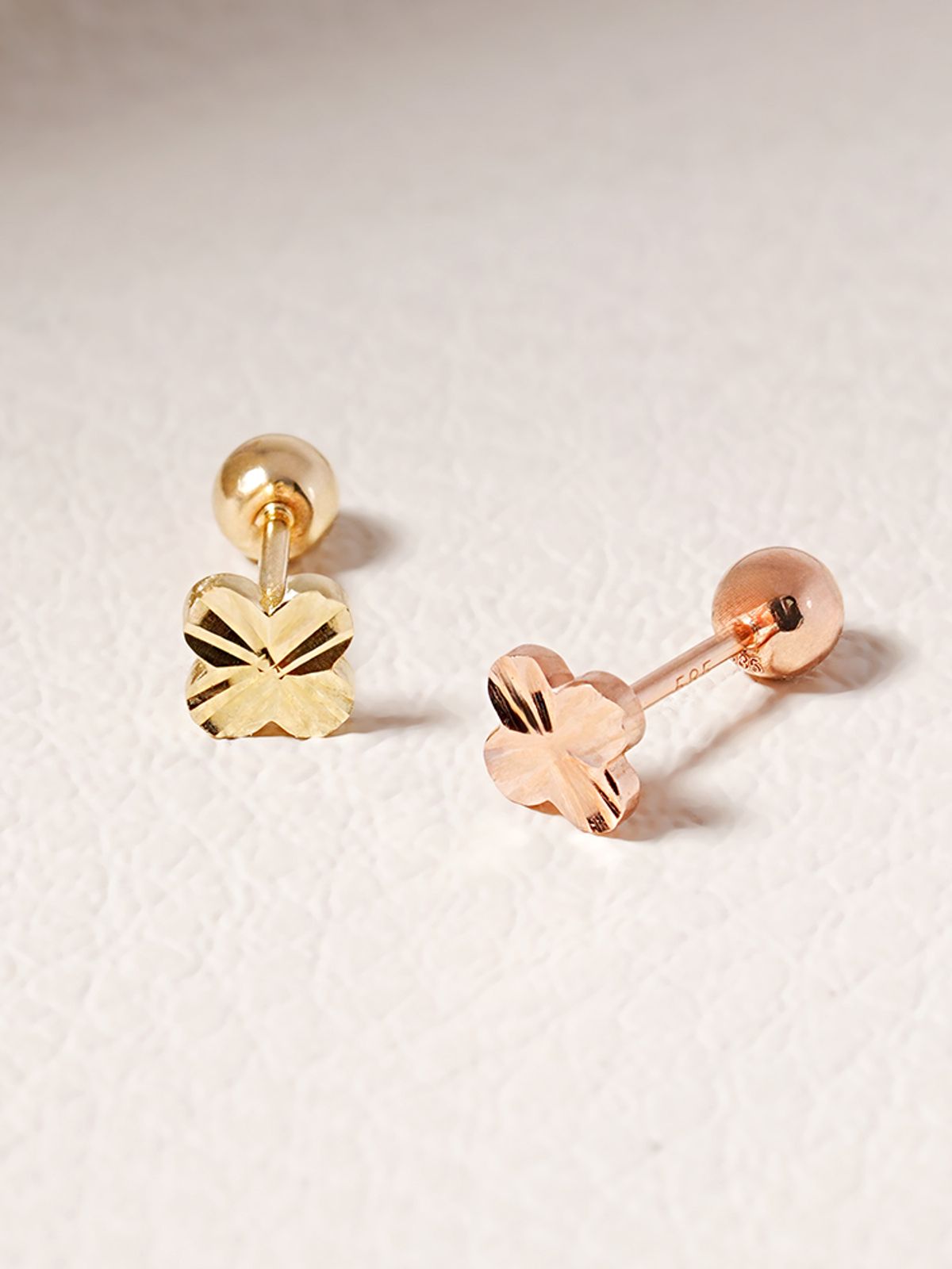 미니멀피어싱(MINIMALPIERCING) 14K 샤이닝 클로버 컷팅 피어싱 귀걸이