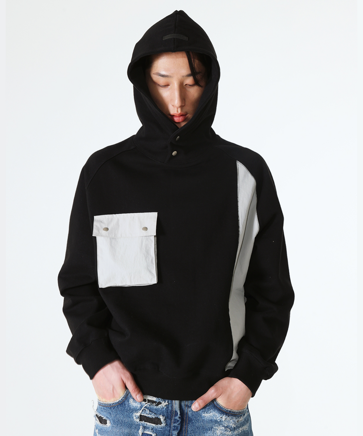 디메이든(DEMADEN) 나일론 멀티 포켓 후드 티셔츠  블랙