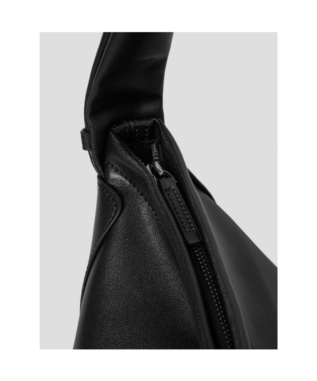 빈폴 액세서리(BEANPOLE ACCESSORY) Less Bag_2 스몰 가죽 크로스백 - 블랙