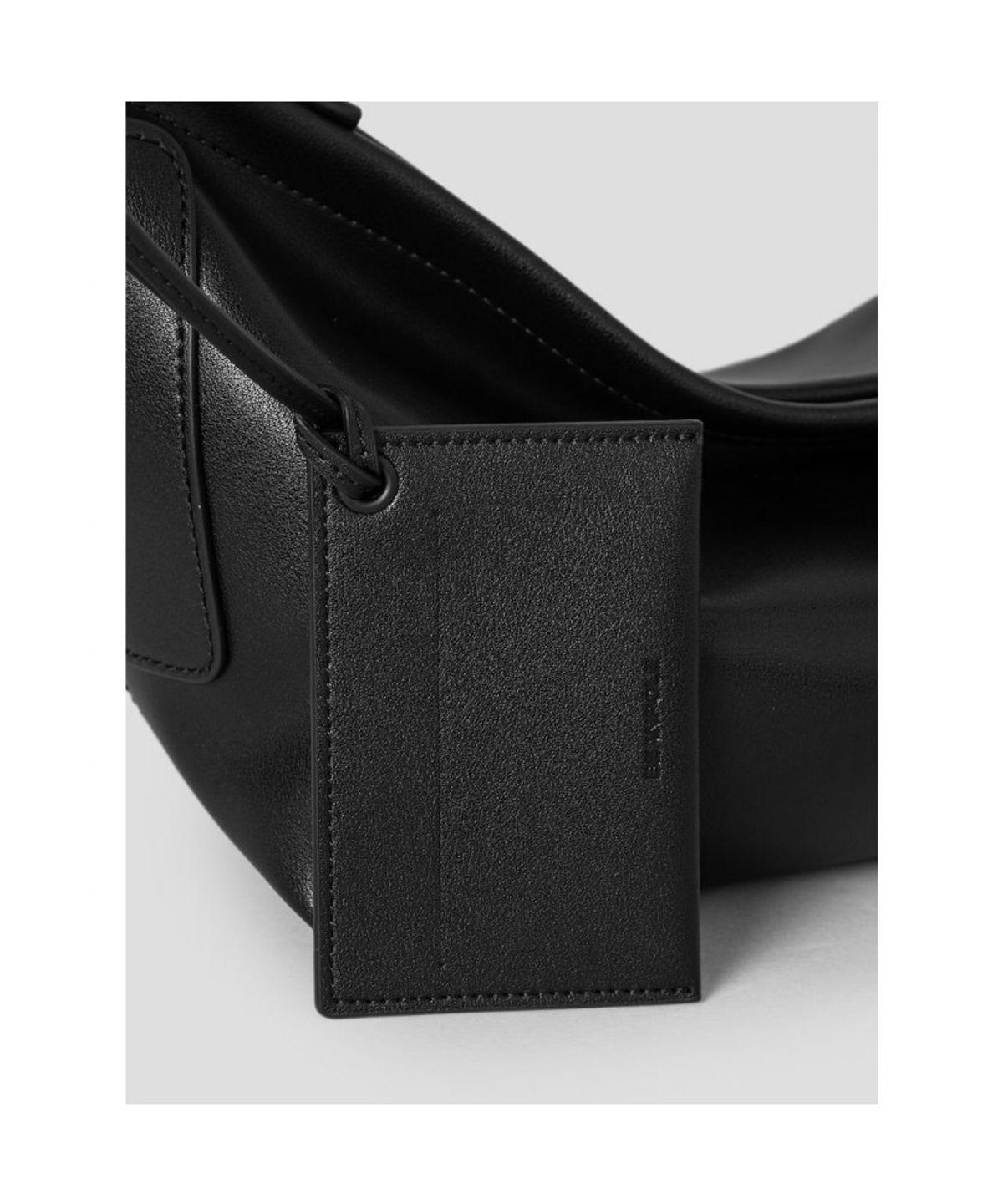 빈폴 액세서리(BEANPOLE ACCESSORY) Less Bag_2 스몰 가죽 크로스백 - 블랙