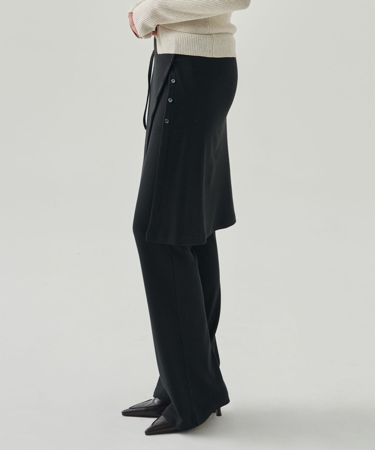 드로우핏 우먼(DRAWFIT WOMEN) 버튼 레이어드 스커트 팬츠 [BLACK]