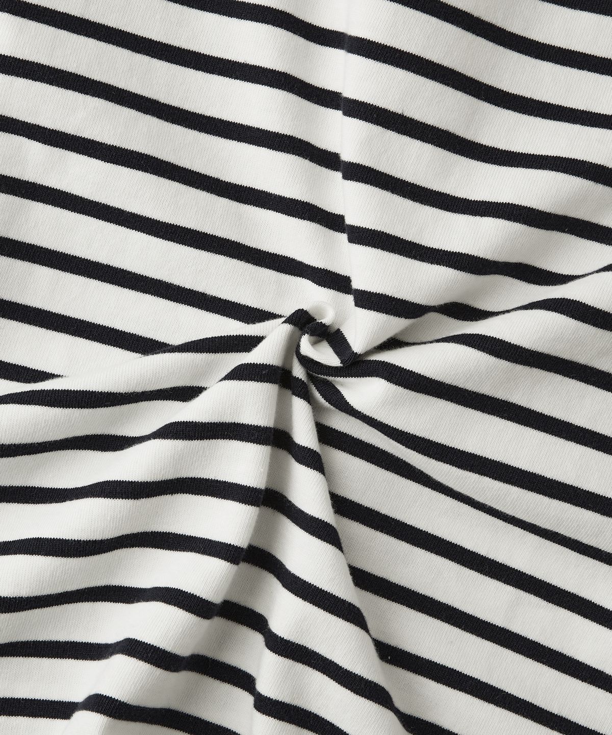 아웃스탠딩(OUTSTANDING) STRIPE BOAT NECK LONG SLEEVE TEE_IVORY/NAVY