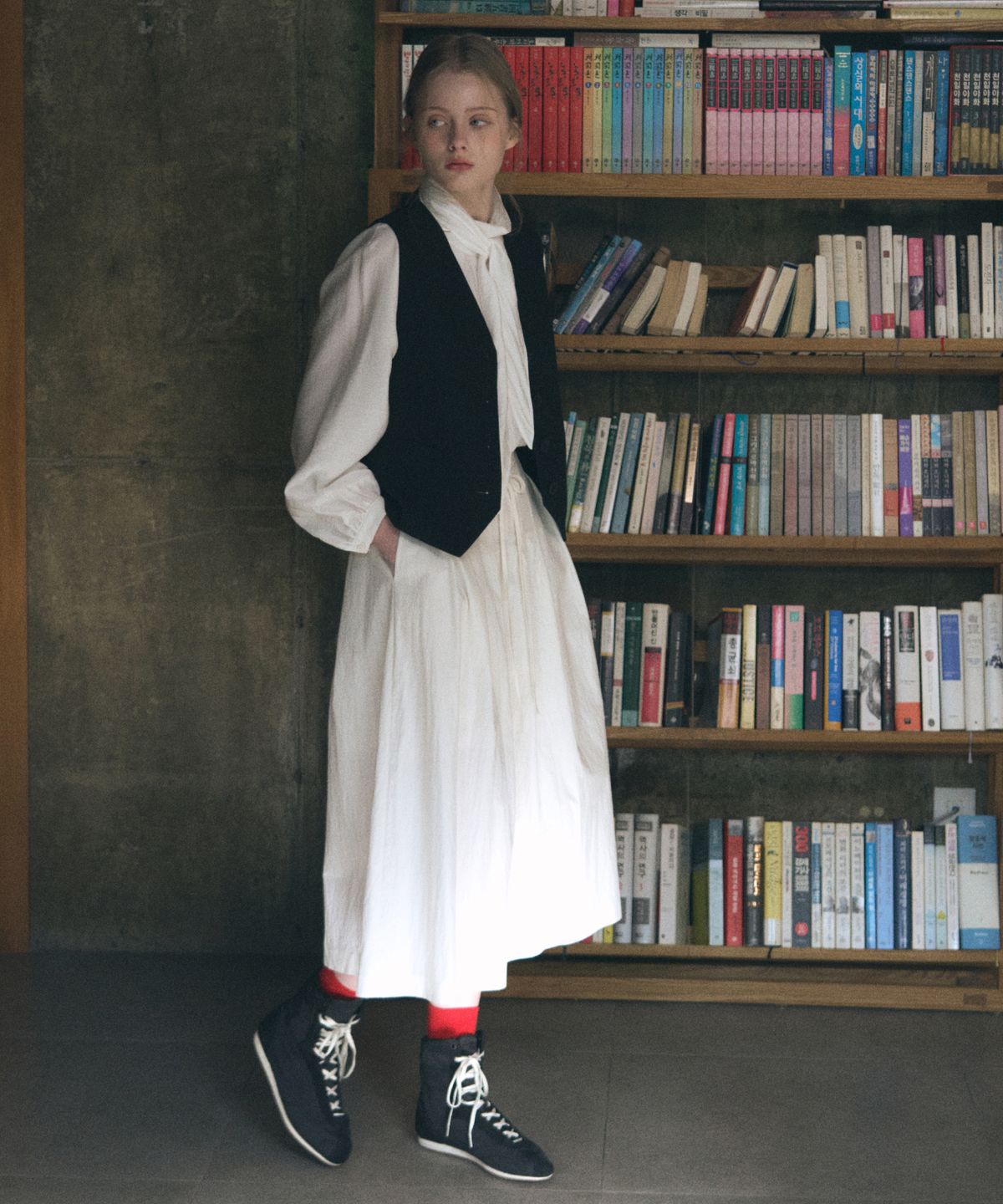 드로우핏 우먼(DRAWFIT WOMEN) 엘라 플리츠 롱 플레어 스커트 [IVORY]