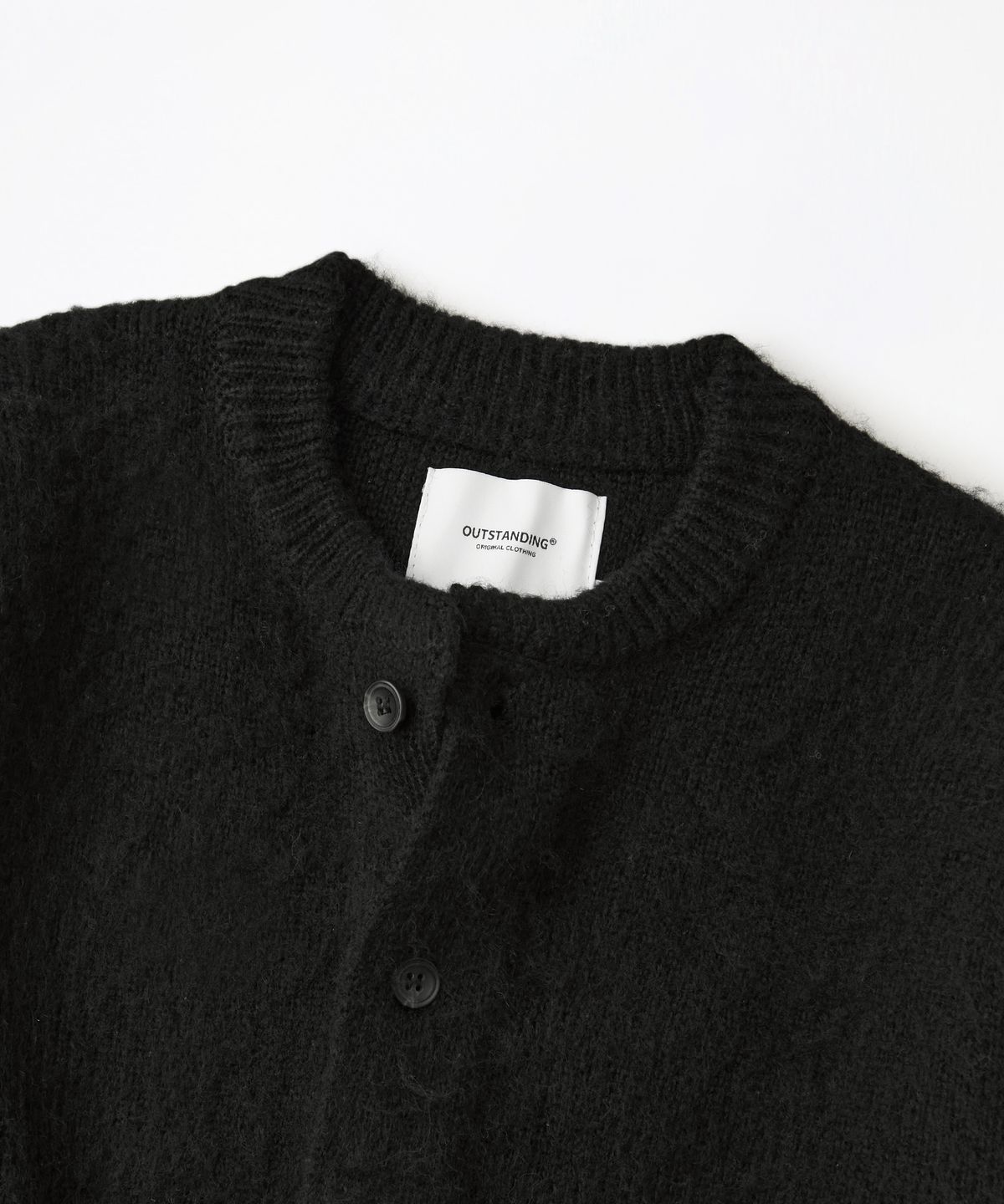 아웃스탠딩(OUTSTANDING) BRUSHED WOOL ROUND NECK CARDIGAN_BLACK