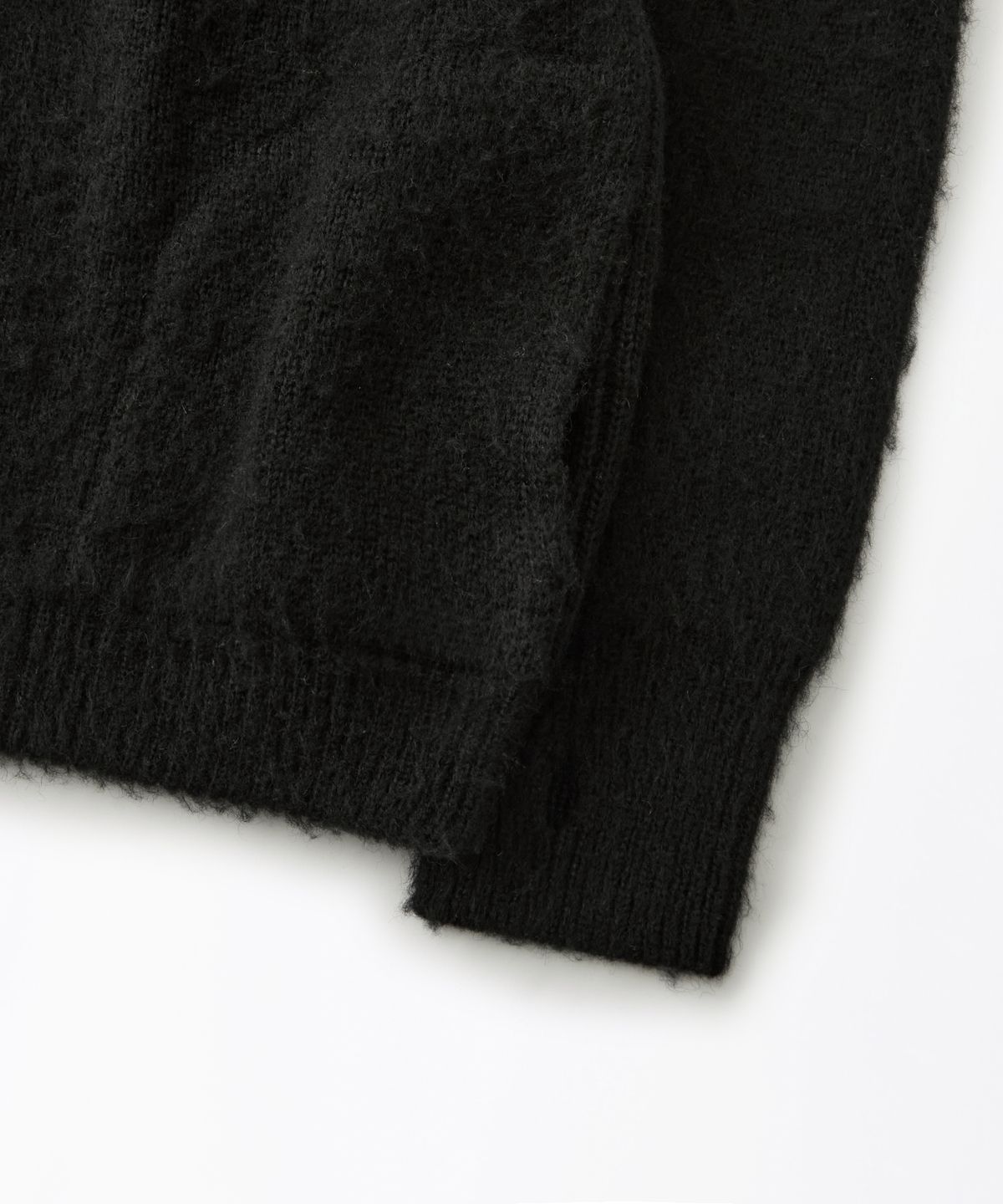 아웃스탠딩(OUTSTANDING) BRUSHED WOOL ROUND NECK CARDIGAN_BLACK