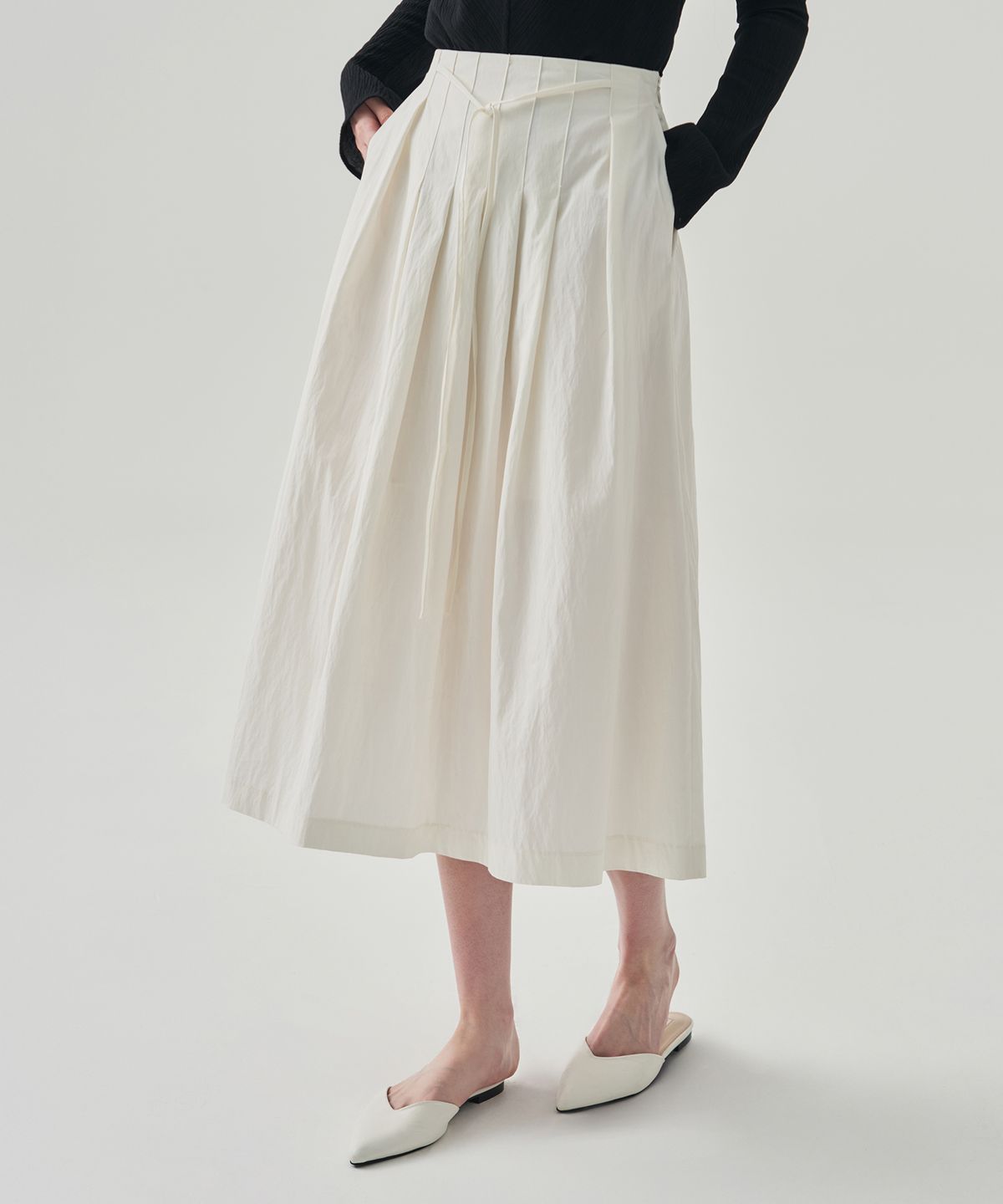 드로우핏 우먼(DRAWFIT WOMEN) 엘라 플리츠 롱 플레어 스커트 [BLACK]