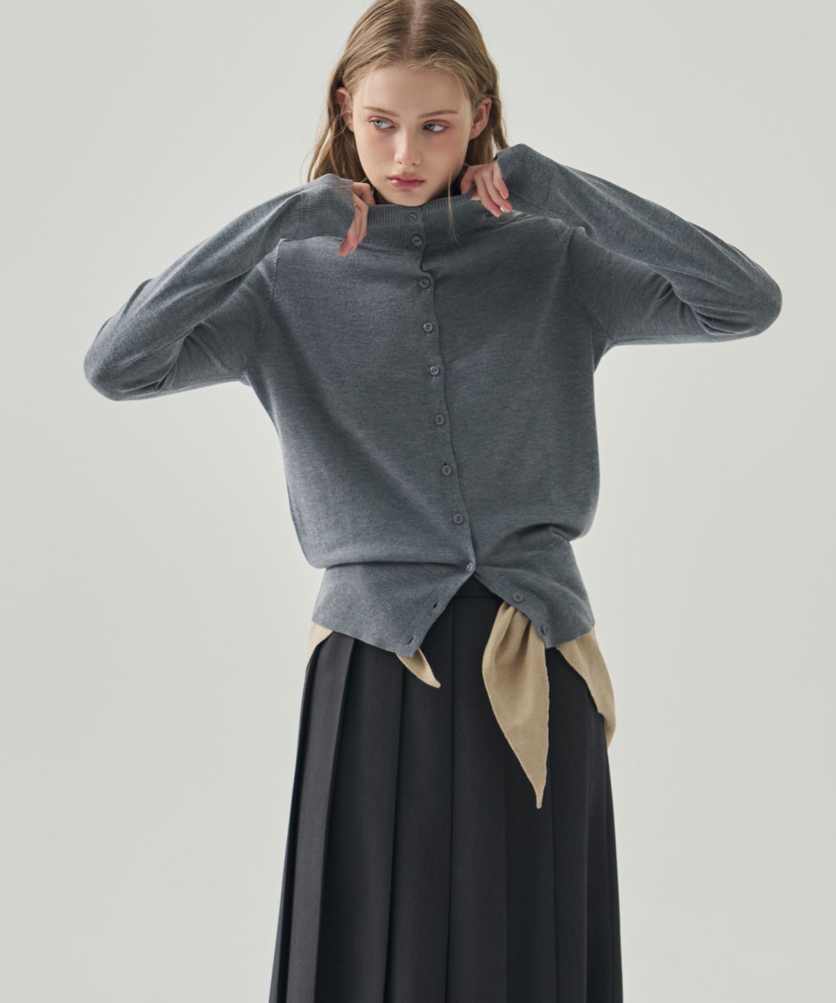 드로우핏 우먼(DRAWFIT WOMEN) 실크 울 블렌드 하이넥 니트 가디건 [M.GREY]