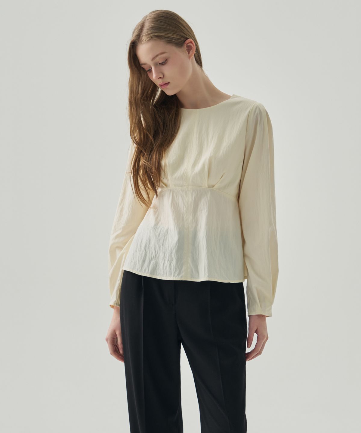 드로우핏 우먼(DRAWFIT WOMEN) 레아 퍼프 롱 슬리브 블라우스 [CREAM BEIGE]