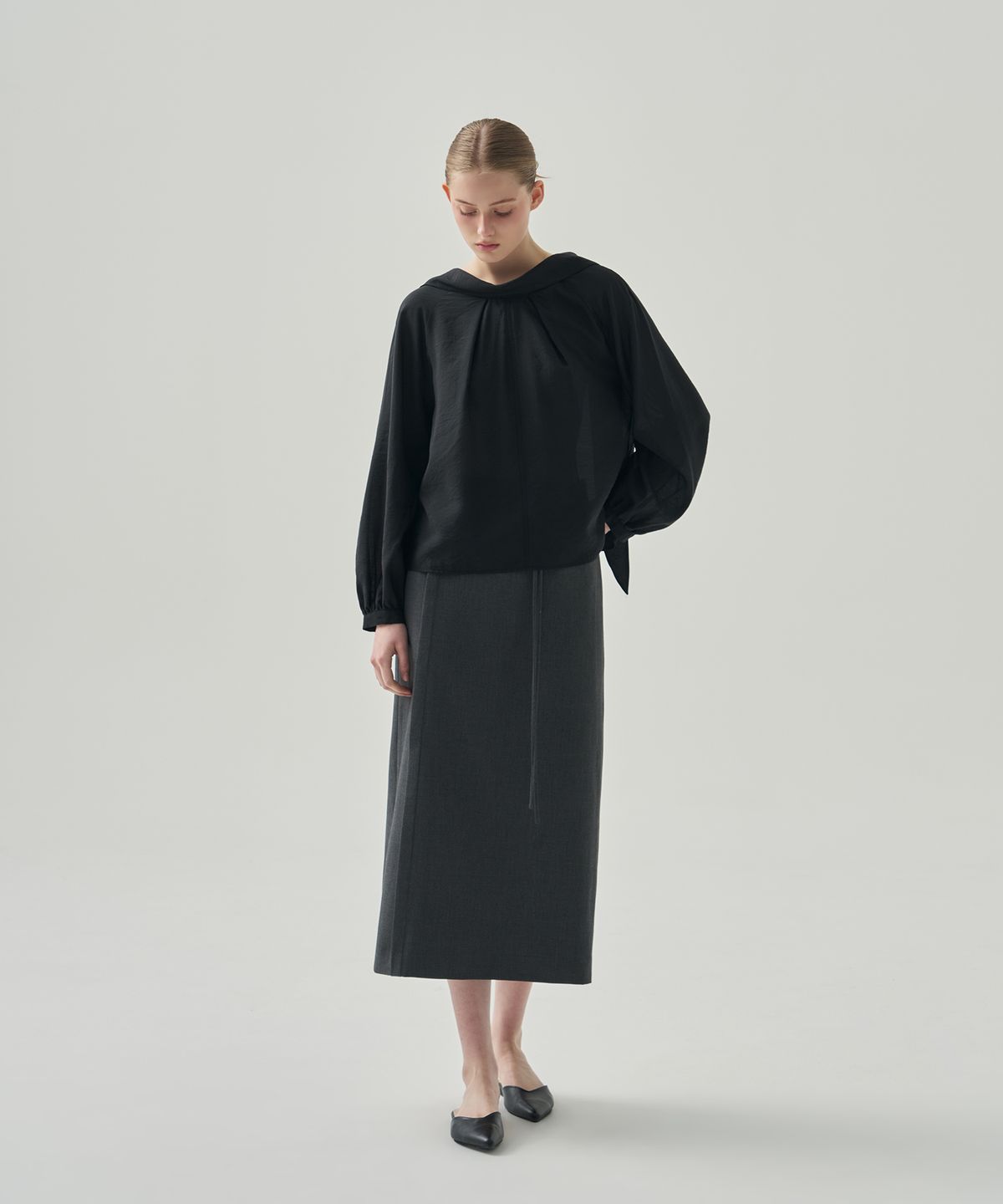드로우핏 우먼(DRAWFIT WOMEN) 플로우 턱 스카프 블라우스 [IVORY]