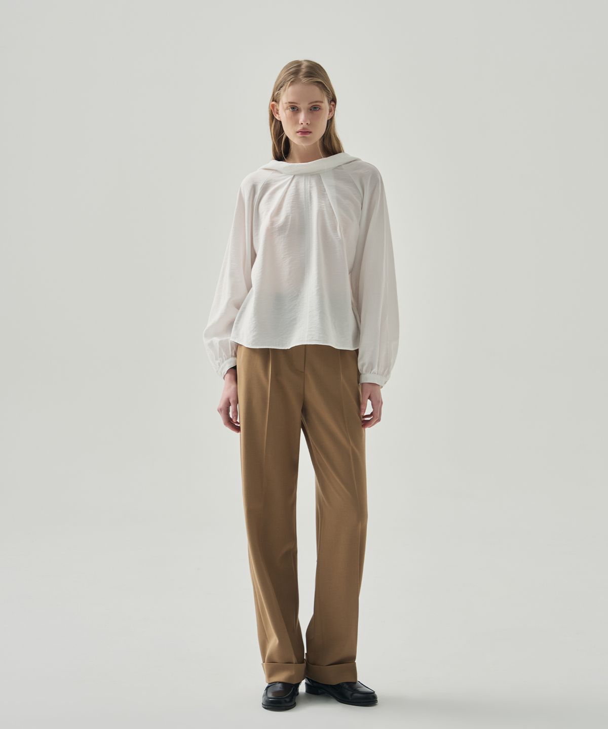 드로우핏 우먼(DRAWFIT WOMEN) 플로우 턱 스카프 블라우스 [BLACK]