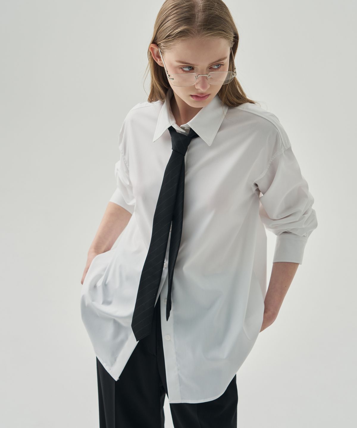 드로우핏 우먼(DRAWFIT WOMEN) 링클프리 사이드 버튼 랩 셔츠 [WHITE]