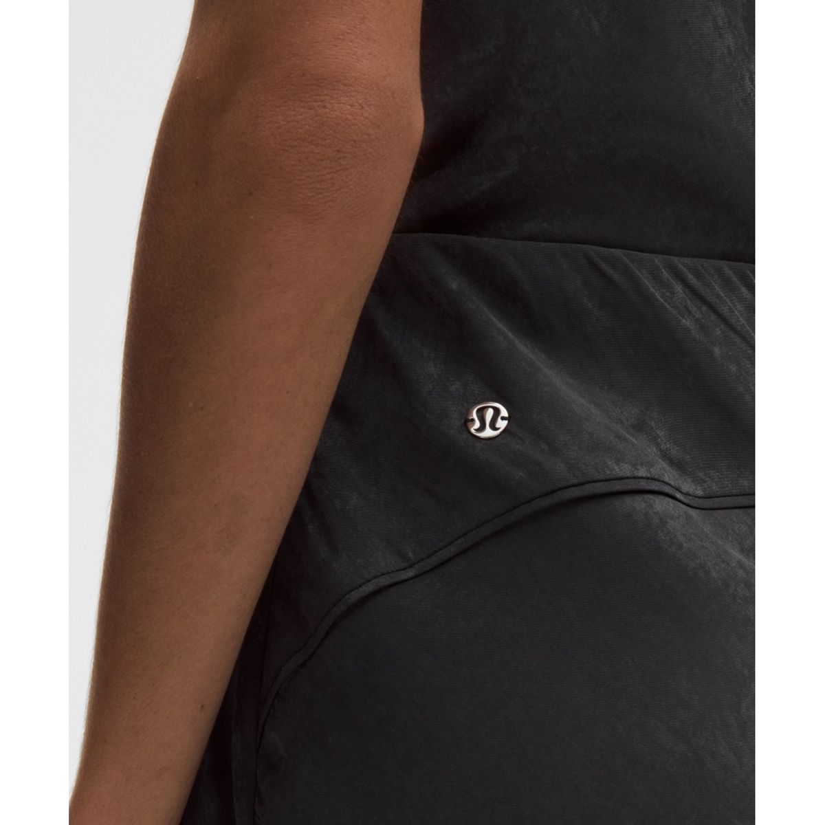 룰루레몬(LULULEMON) 새틴 스트레치 웨이스트 미디스커트  BLK