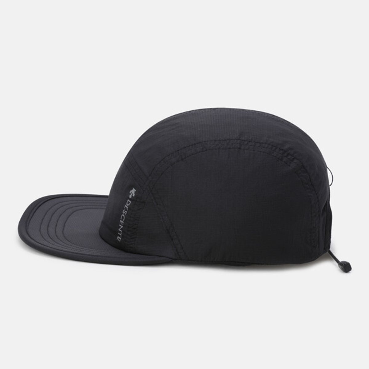 데상트(DESCENTE) 에어리 트래블 캠프캡 블랙 SR123UCP1C
