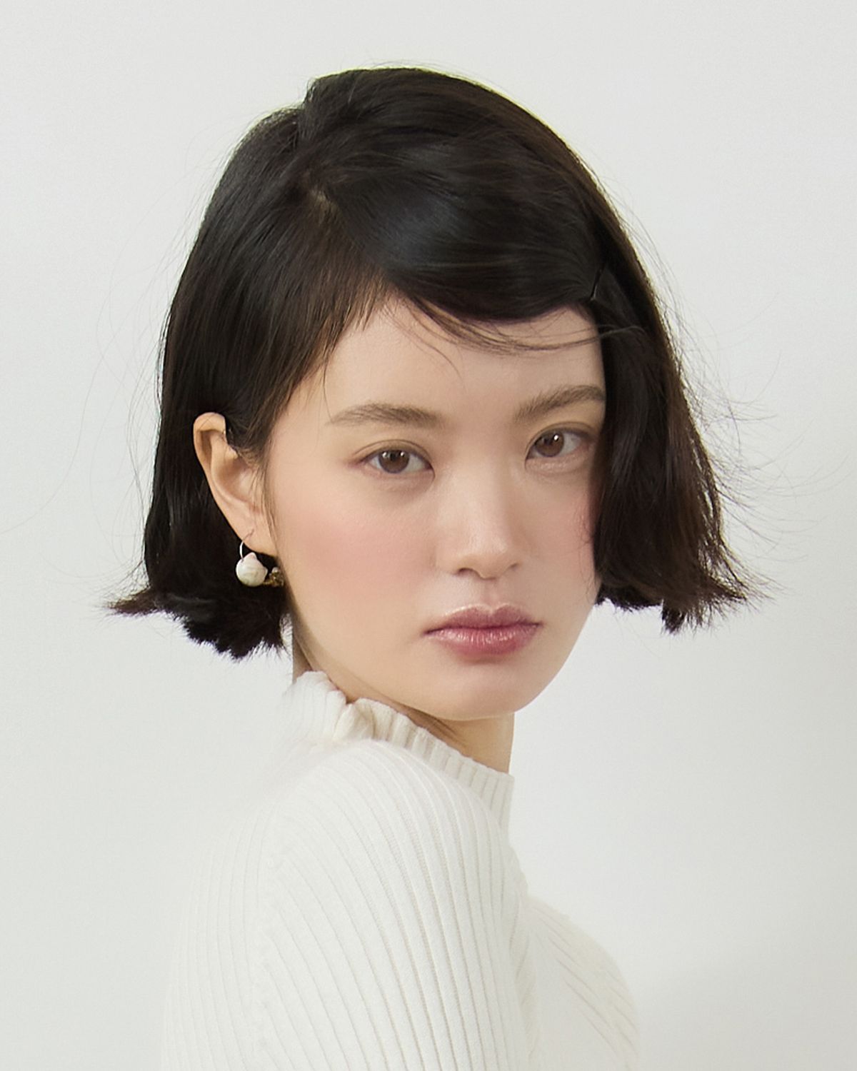 러뷰이(LOVUEE) 마블 고양이와 별 귀걸이