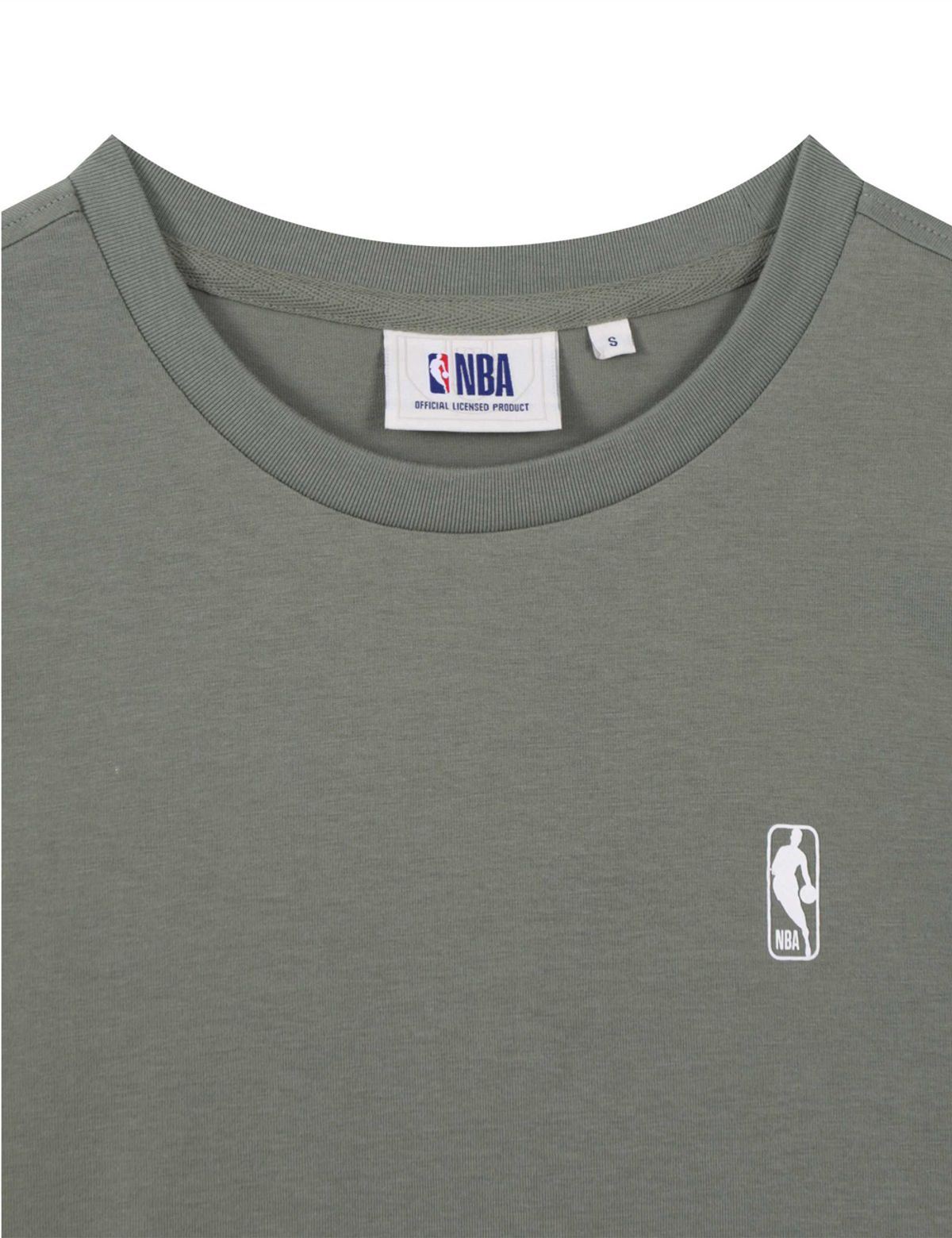 엔비에이(NBA) 스몰로고 반팔 티셔츠 카키