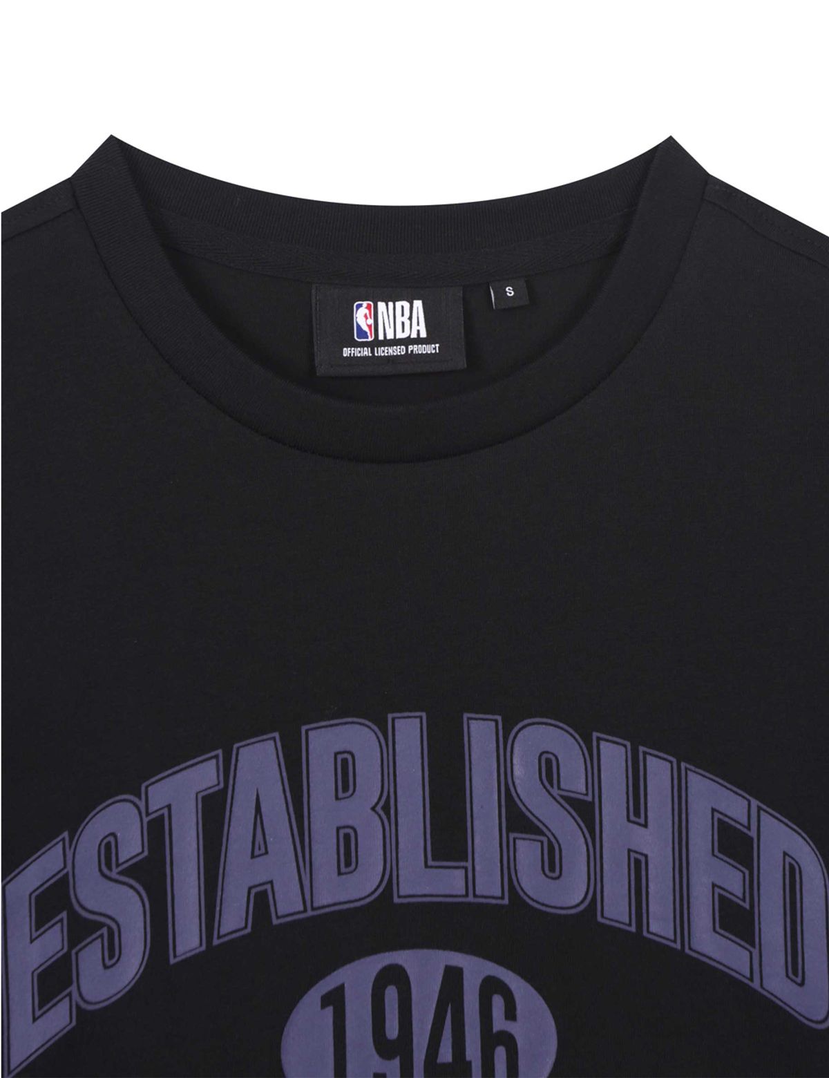 엔비에이(NBA) 빅 레터링 반팔 티셔츠 블랙