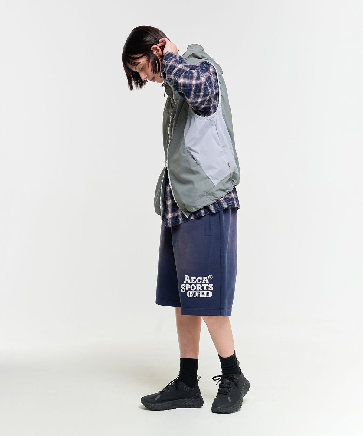 에이카화이트(AECA) NYLON HOODED VEST-GREY