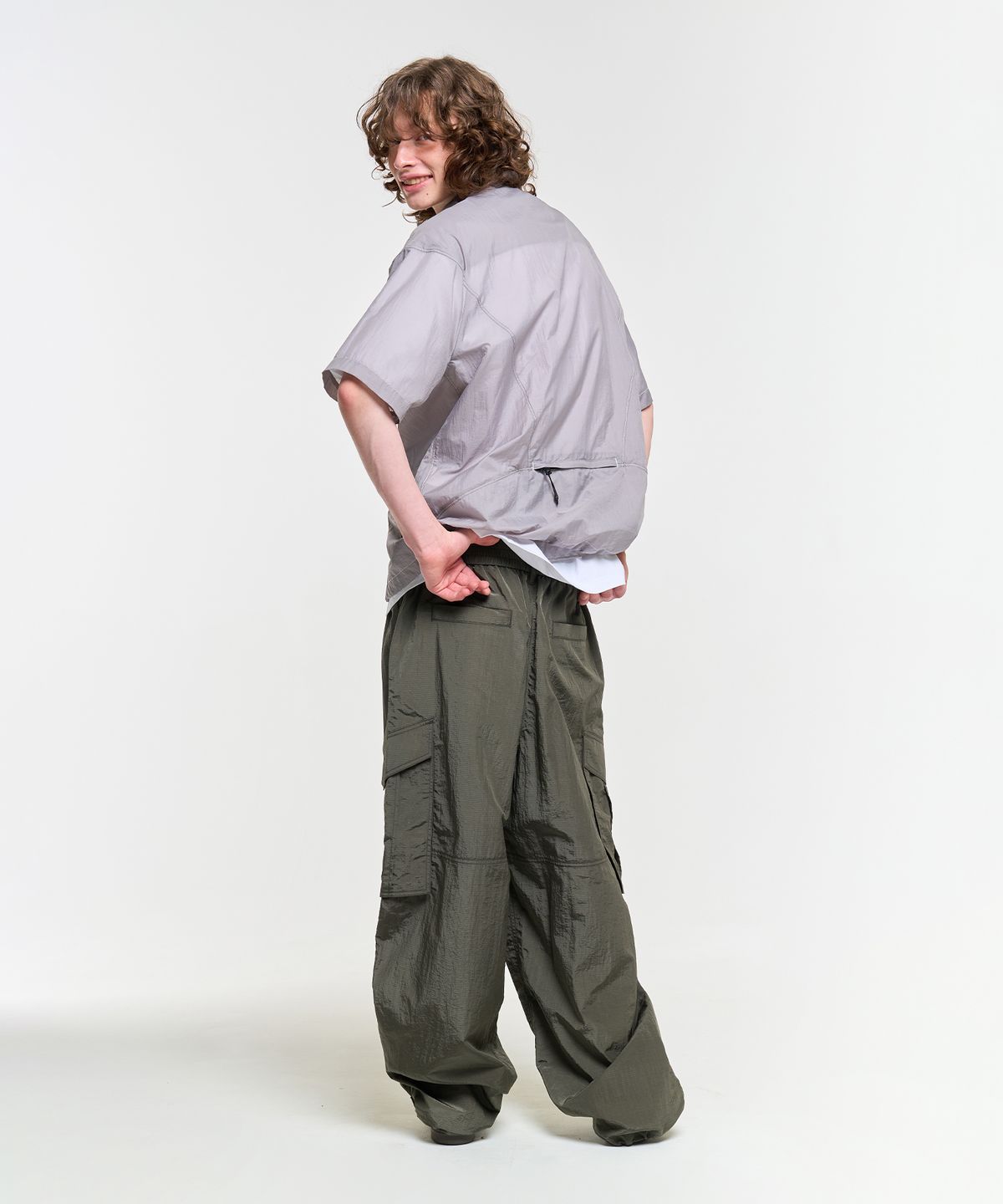 에이카화이트(AECA) PACKABLE HALF SHIRT-CHARCOAL
