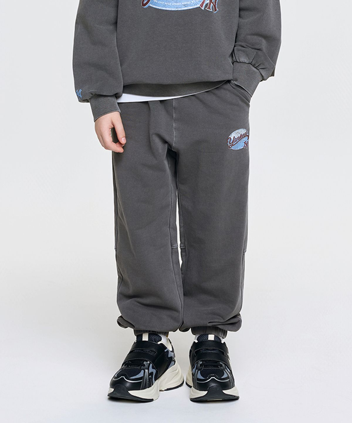 엠엘비 키즈(MLB KIDS) 베이직 클래식 쿠퍼스 피그먼트 조거 팬츠 NY (D.Grey)