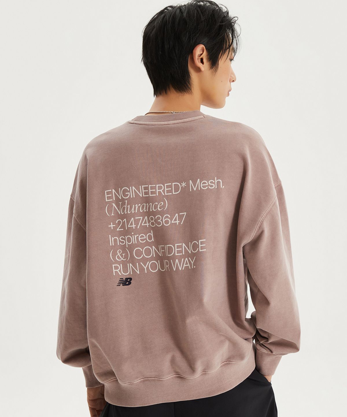 뉴발란스(NEW BALANCE) NBNCG11233 / UNI Ndurance 레터링 워시드 논기모 맨투맨 (GRAY PINK)