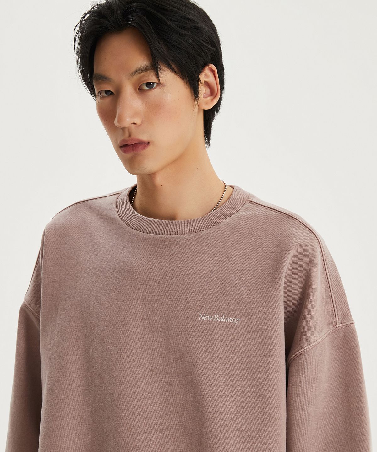 뉴발란스(NEW BALANCE) NBNCG11233 / UNI Ndurance 레터링 워시드 논기모 맨투맨 (GRAY PINK)