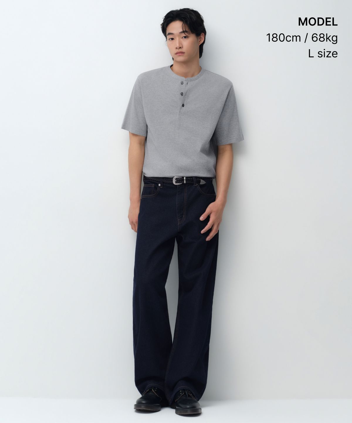 무신사 스탠다드(MUSINSA STANDARD) 헨리 넥 티셔츠 [미디엄 그레이]