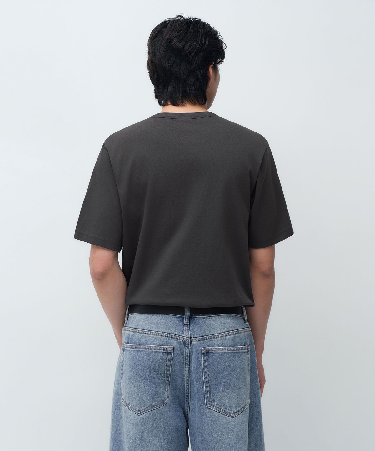 무신사 스탠다드(MUSINSA STANDARD) 헨리 넥 티셔츠 [다크 그레이]