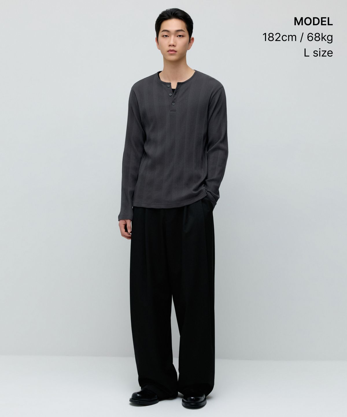 무신사 스탠다드(MUSINSA STANDARD) 멀티 리브드 헨리 넥 긴소매 티셔츠 [건메탈]
