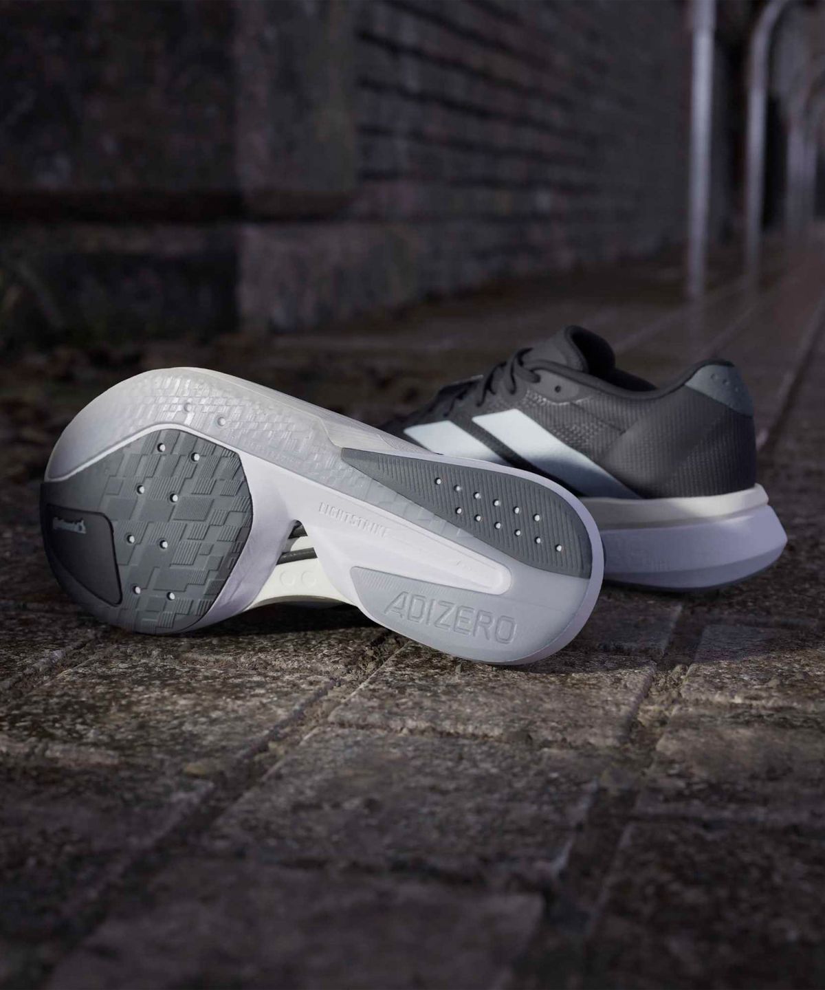 아디다스(ADIDAS) 아디제로 보스턴 13 W - 블랙:화이트:그레이 / JS4958