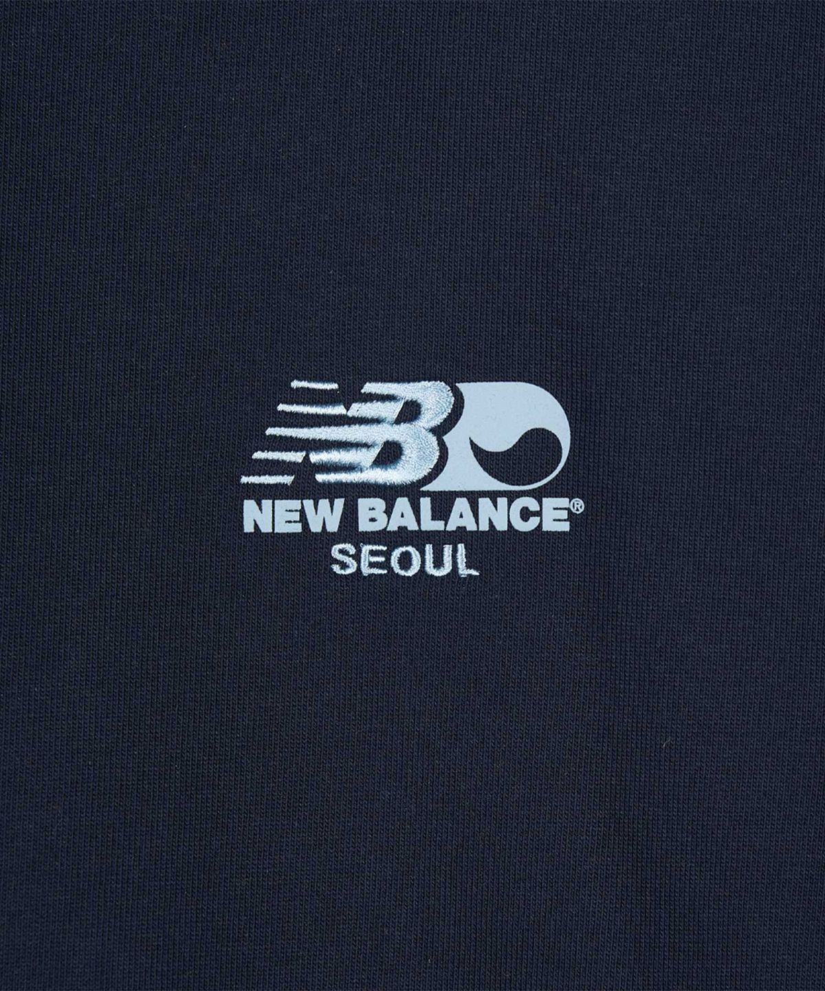 뉴발란스(NEW BALANCE) NBNCF4A023 / UNI NB 서울 익스클루시브 맨투맨 (NAVY)