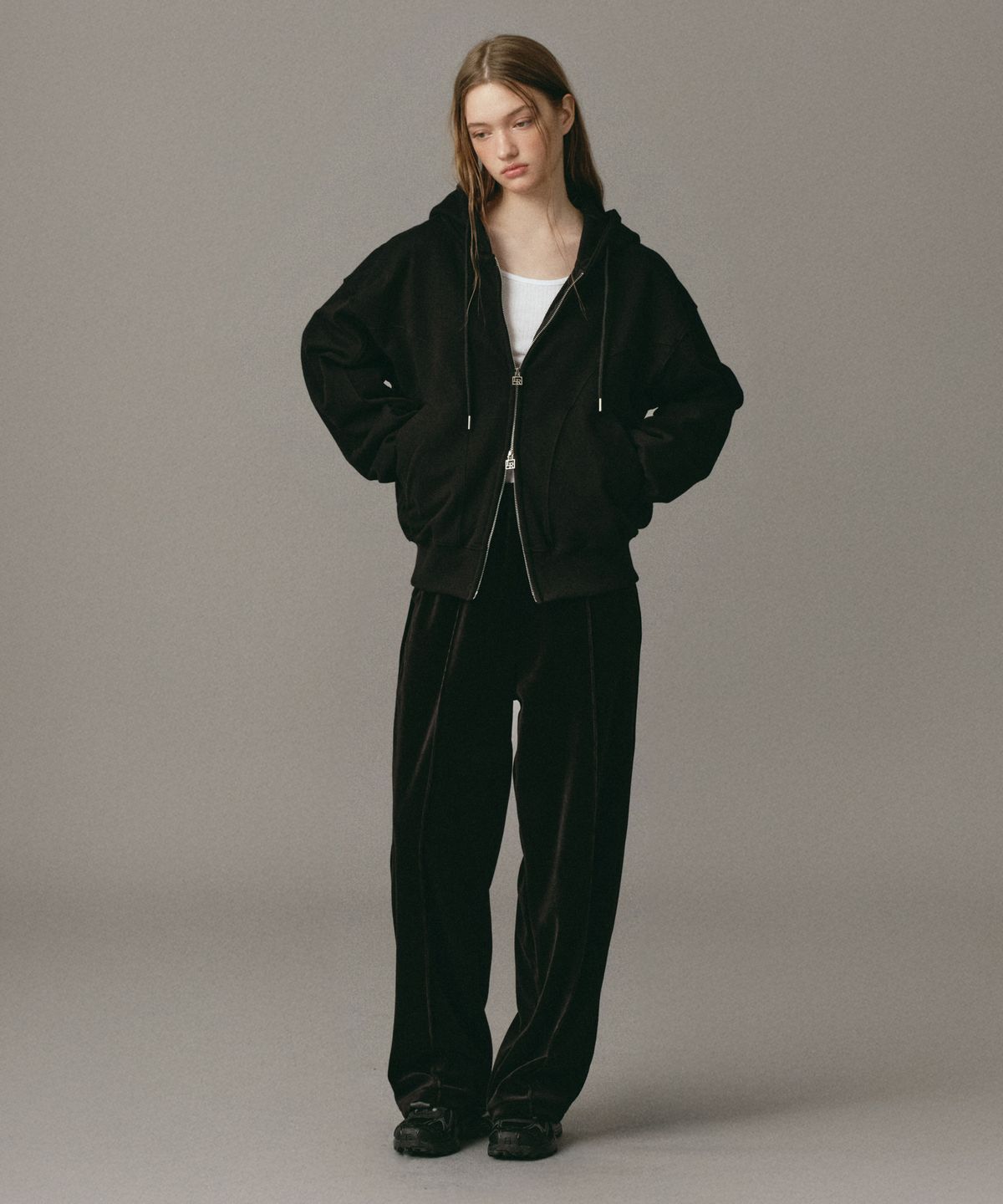 로시로우(LOSSYROW) Round Loose-Fit Hood Zip-Up Black