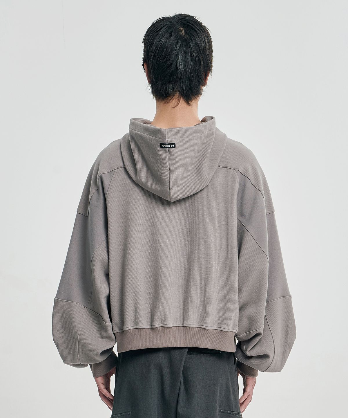 아조바이아조(AJOBYAJO) [POG:SERVICE x AJOBYAJO] Inside Out Panel Cropped Zip-Up Hoodie [GREY]