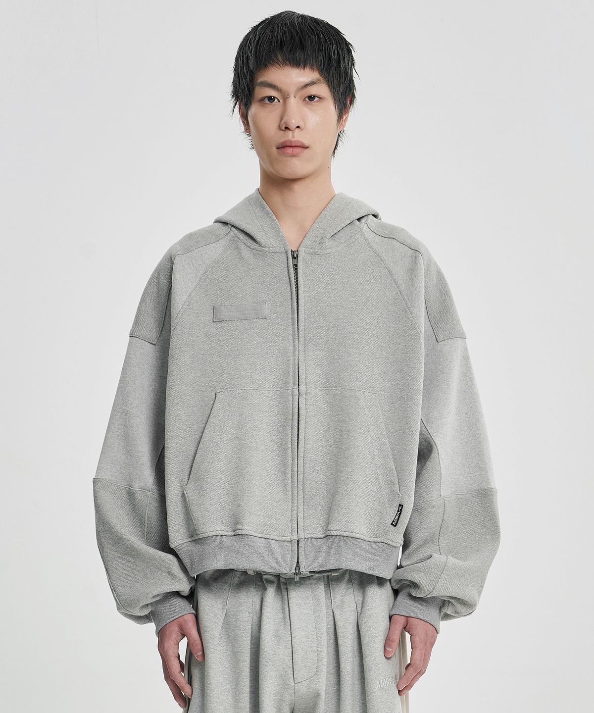 아조바이아조(AJOBYAJO) [POG:SERVICE x AJOBYAJO] Inside Out Panel Cropped Zip-Up Hoodie [MELANGE GREY]
