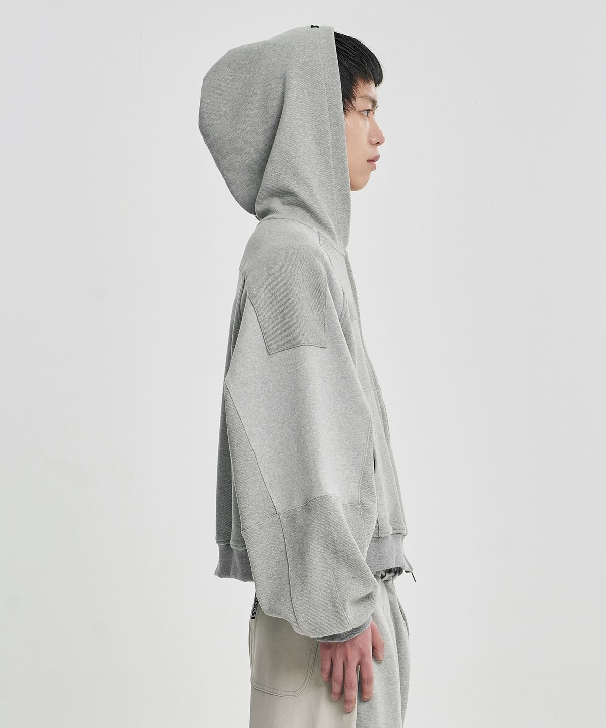 아조바이아조(AJOBYAJO) [POG:SERVICE x AJOBYAJO] Inside Out Panel Cropped Zip-Up Hoodie [MELANGE GREY]