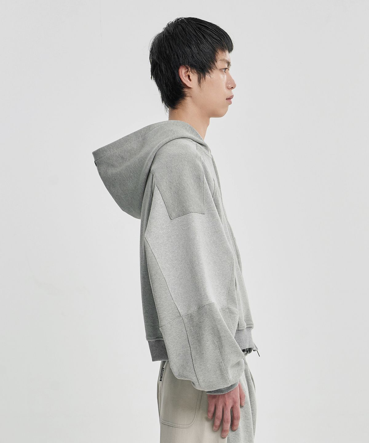 아조바이아조(AJOBYAJO) [POG:SERVICE x AJOBYAJO] Inside Out Panel Cropped Zip-Up Hoodie [MELANGE GREY]