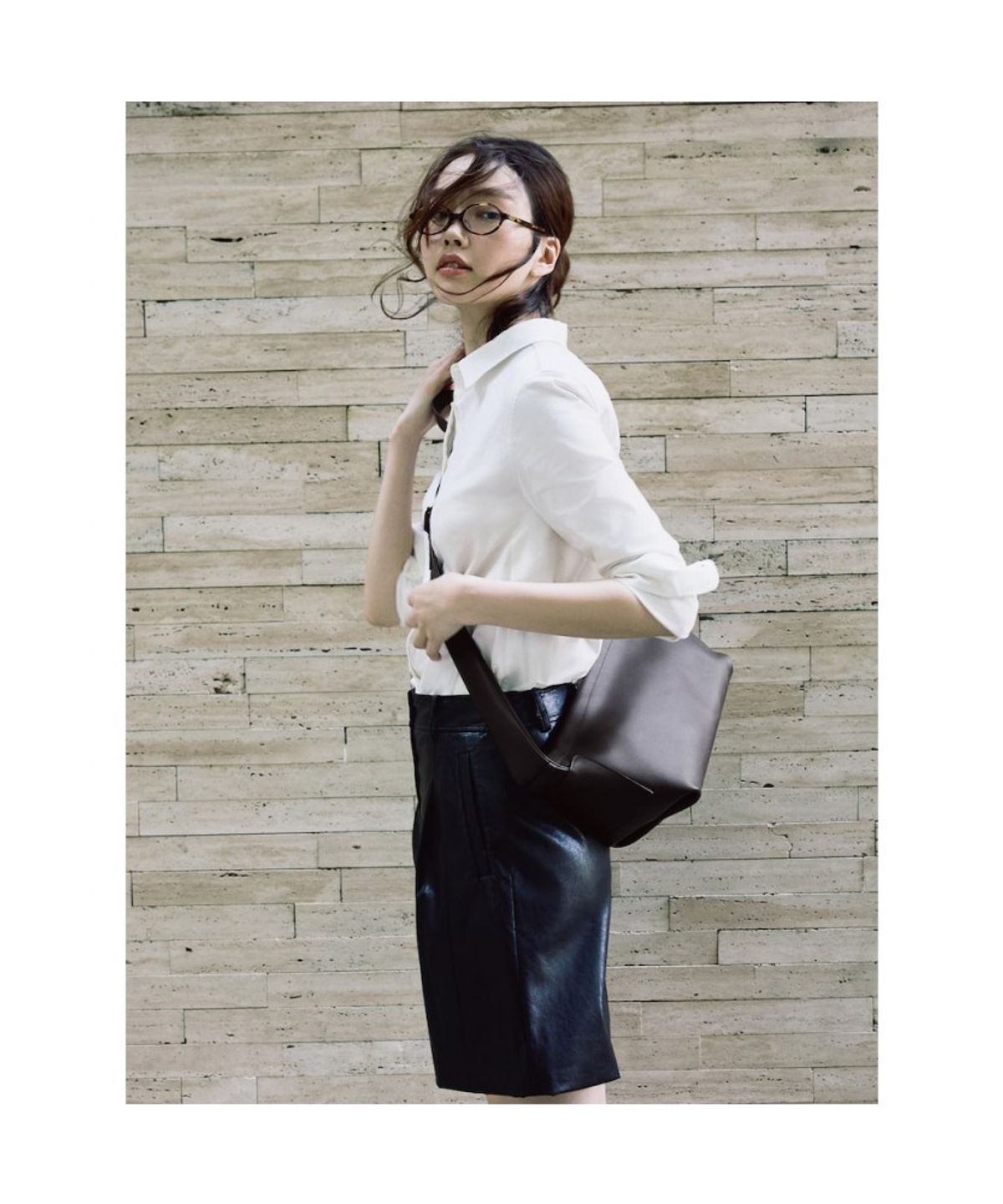 빈폴 액세서리(BEANPOLE ACCESSORY) Less Bag_2 스몰 가죽 크로스백  브라운