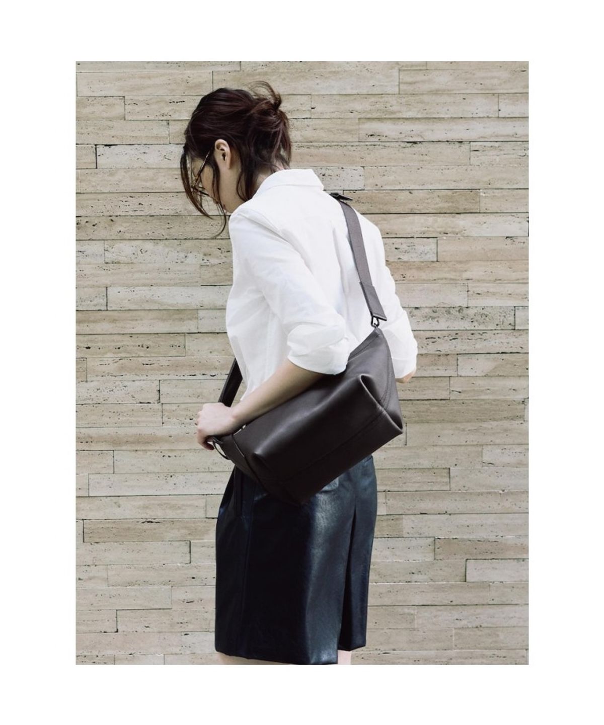 빈폴 액세서리(BEANPOLE ACCESSORY) Less Bag_2 스몰 가죽 크로스백  브라운
