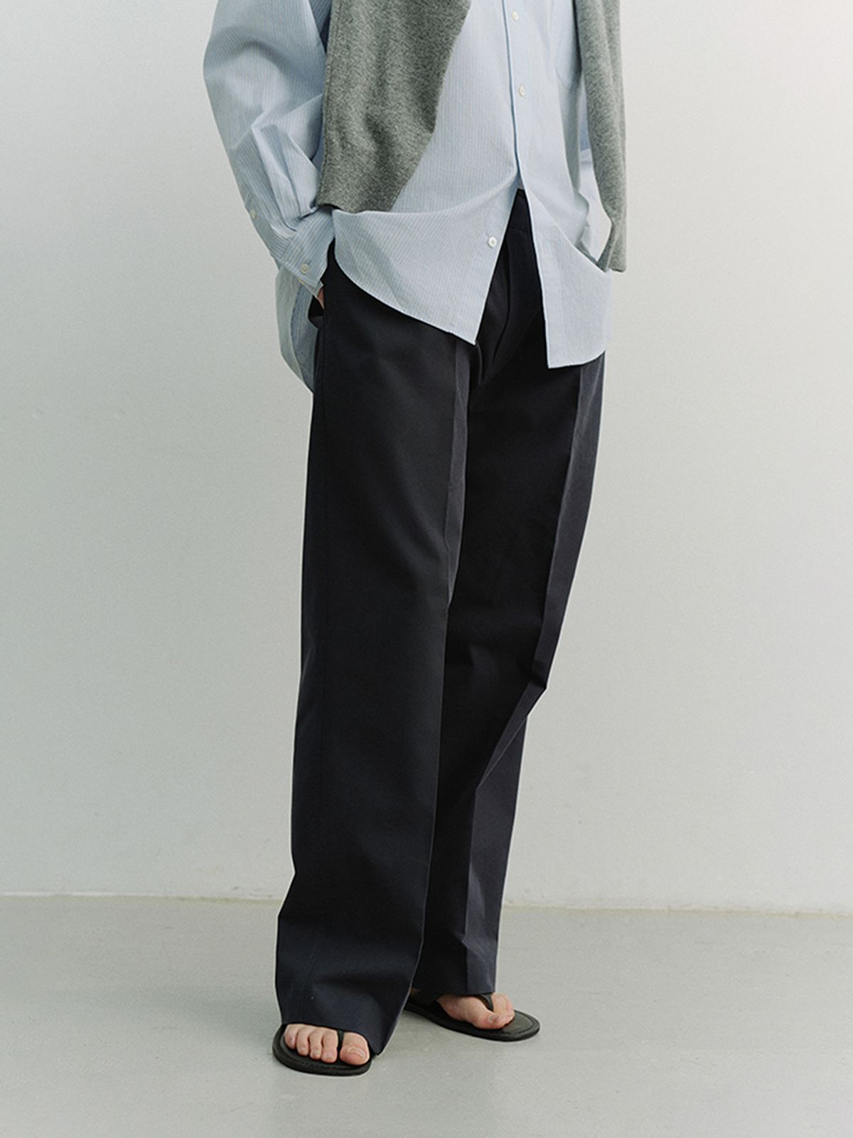 던스트 포 맨(DUNST FOR MEN) PLEATED CHINO SLACKS_UDPA6A303_NAVY