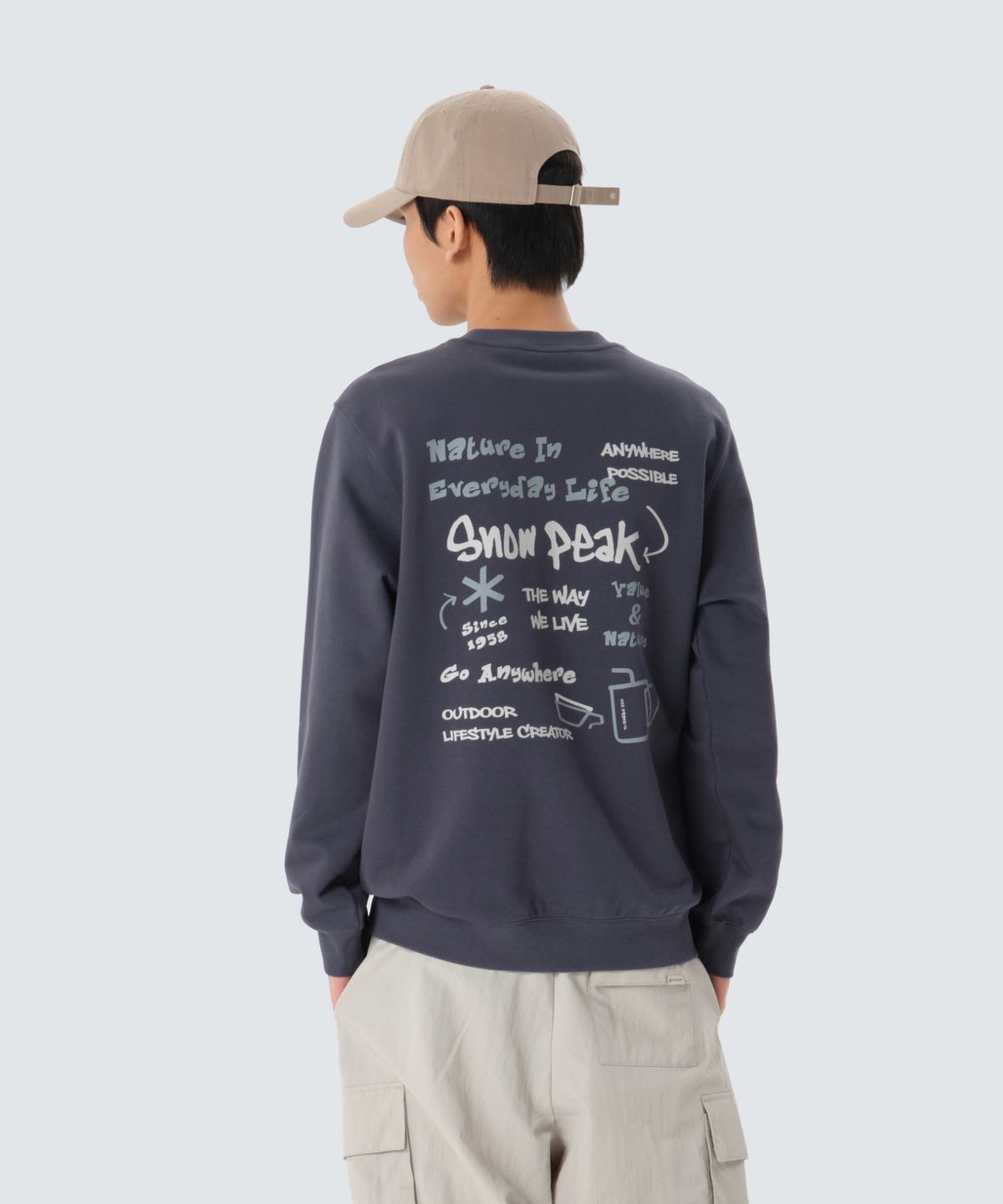 스노우피크 어패럴(SNOWPEAK APPAREL) 두들 그래픽 맨투맨 (S26SMFHT52) Vintage Blue